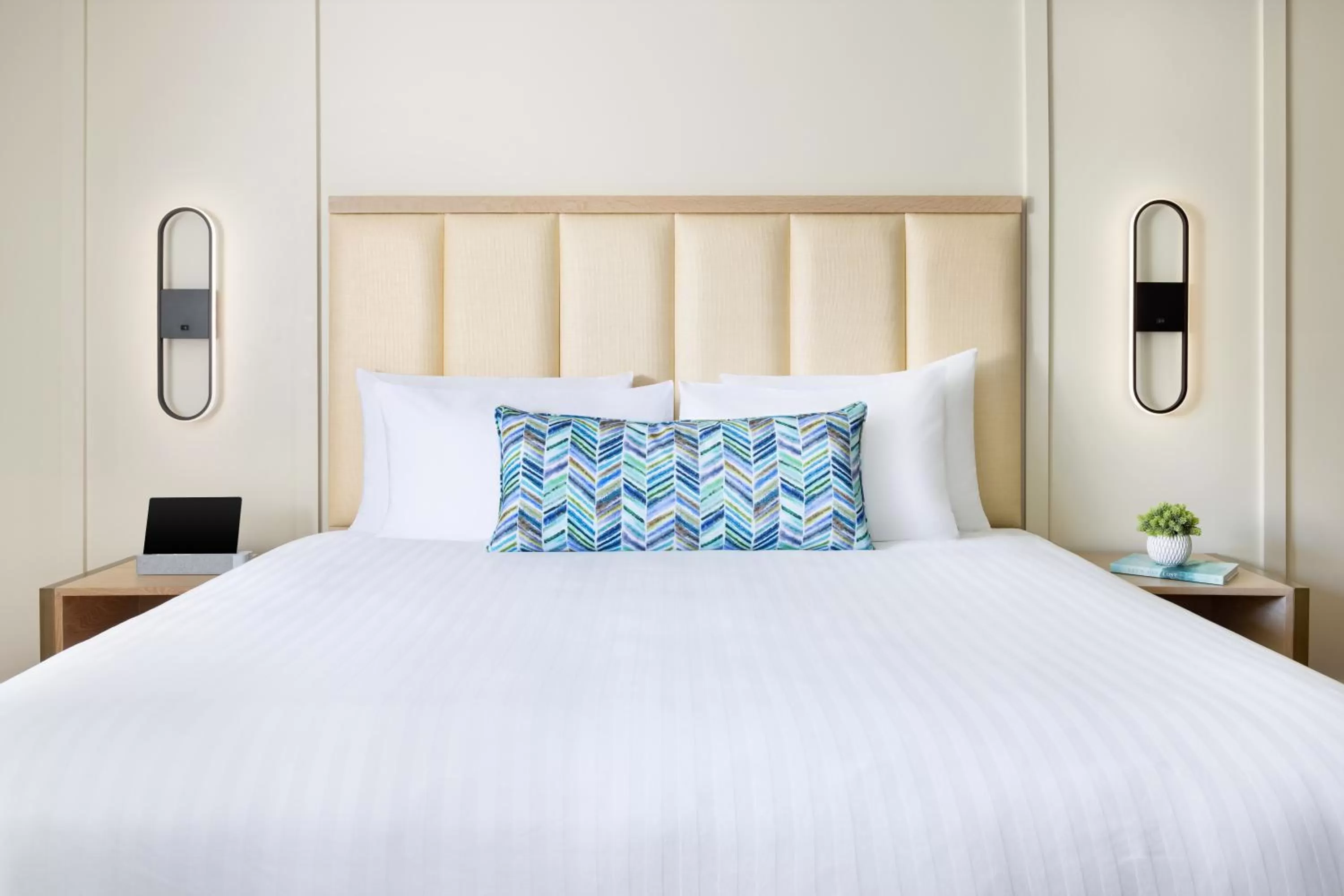 Bed in The Anza-a Calabasas Hotel