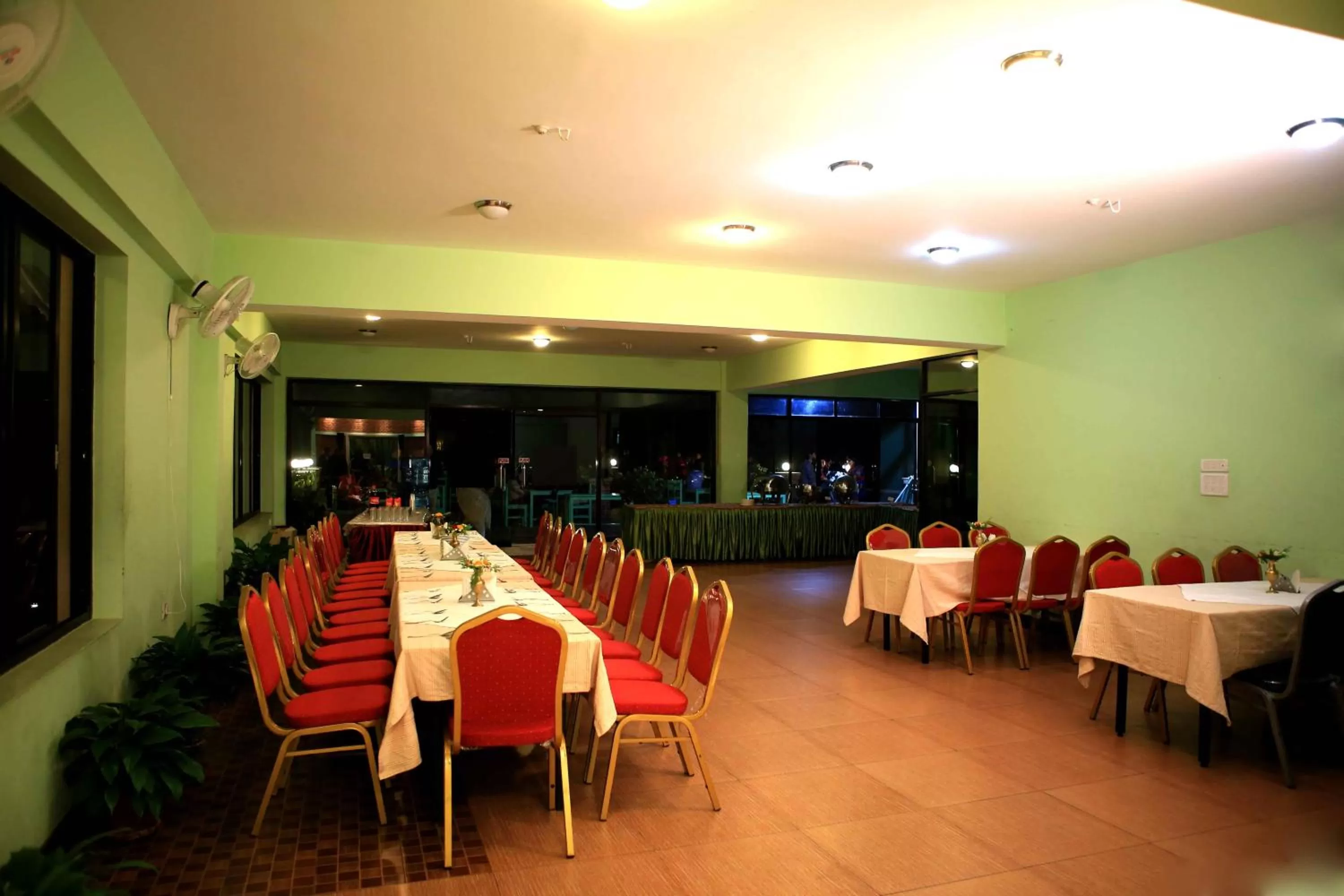Restaurant/Places to Eat in Mount Kailash Resort