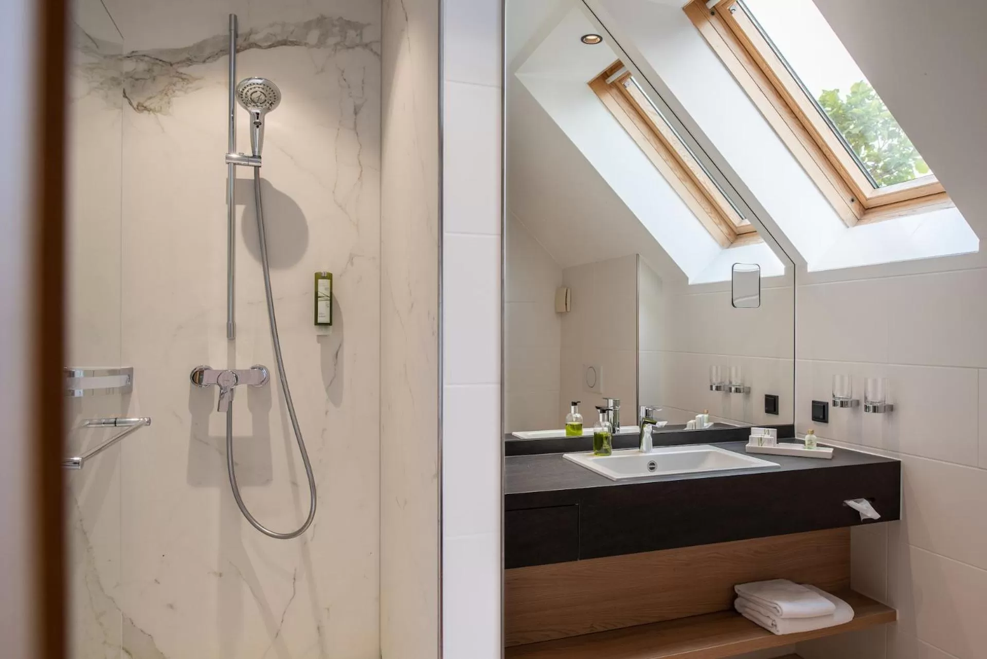 Shower in Hotel Turmhof