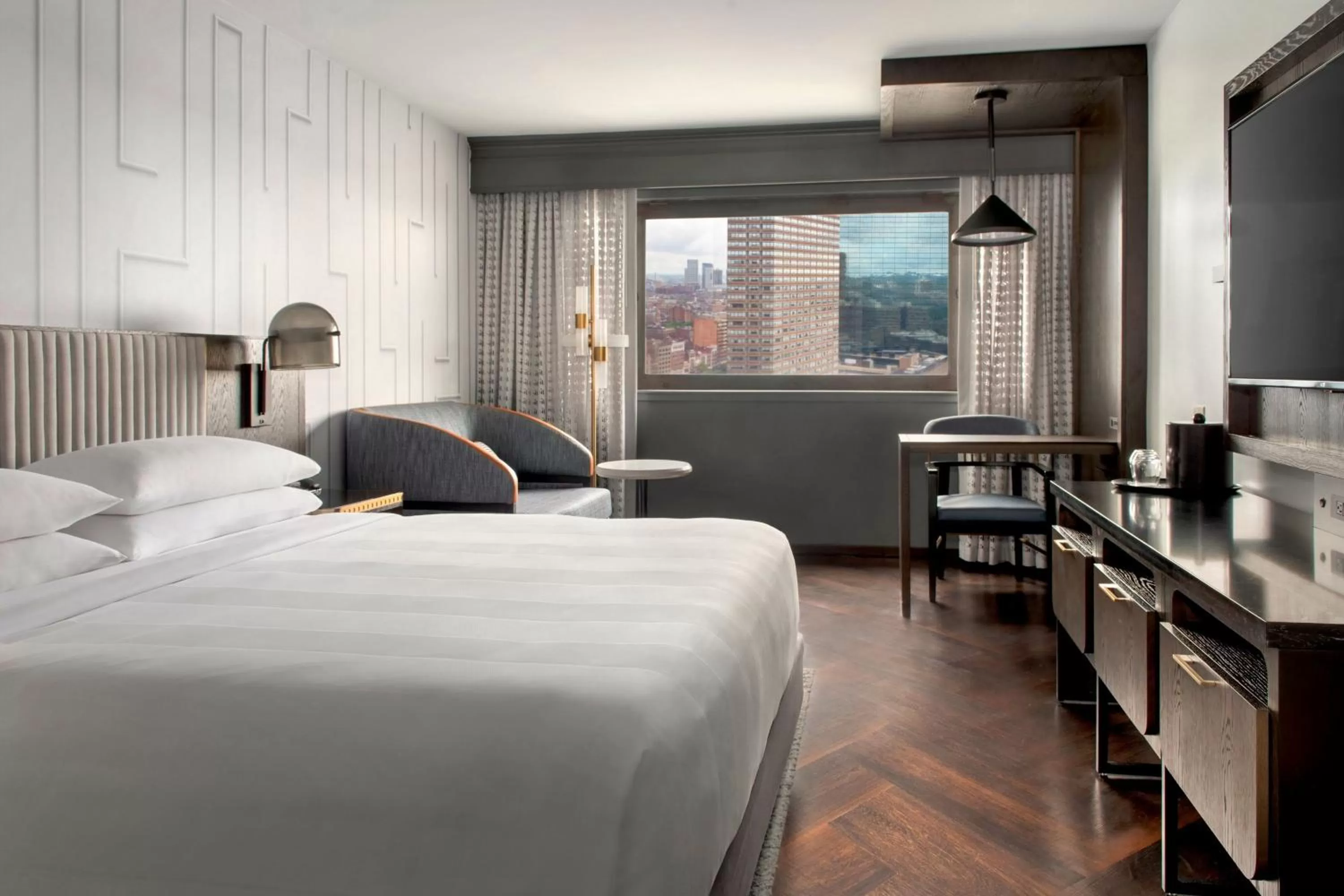 Photo of the whole room, Bed in Boston Marriott Copley Place