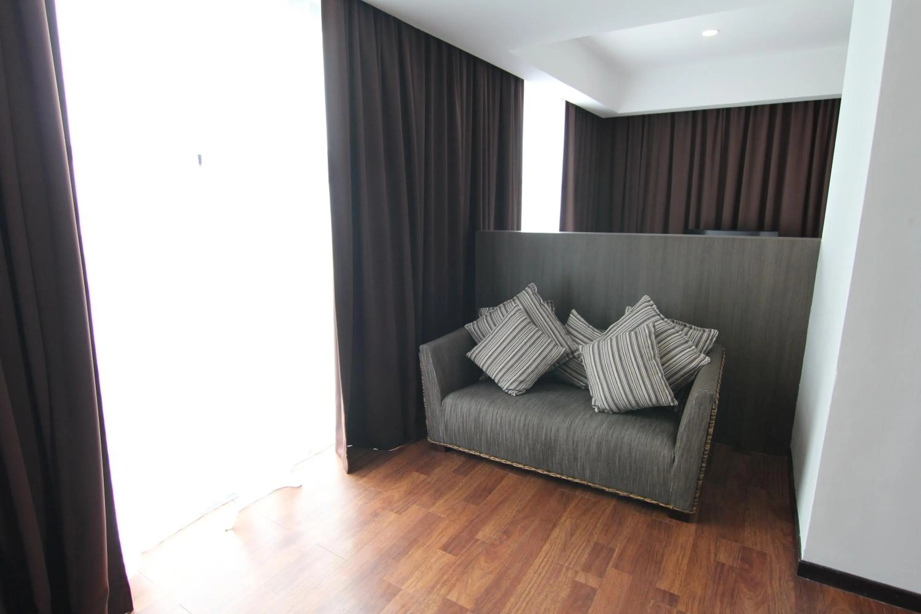 Seating area in Nexus Regency Suites & Hotel