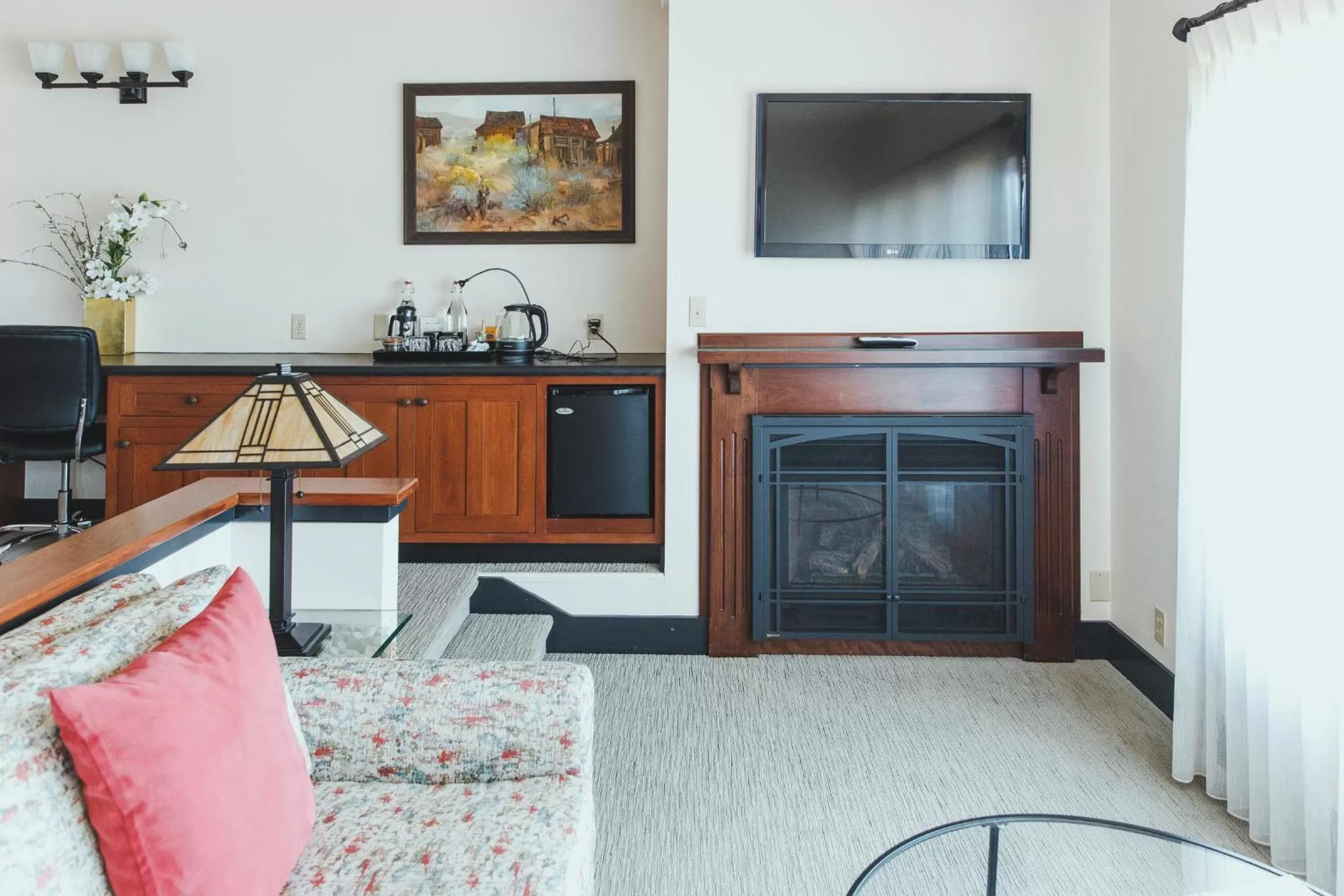 TV and multimedia in Noyo Harbor Inn