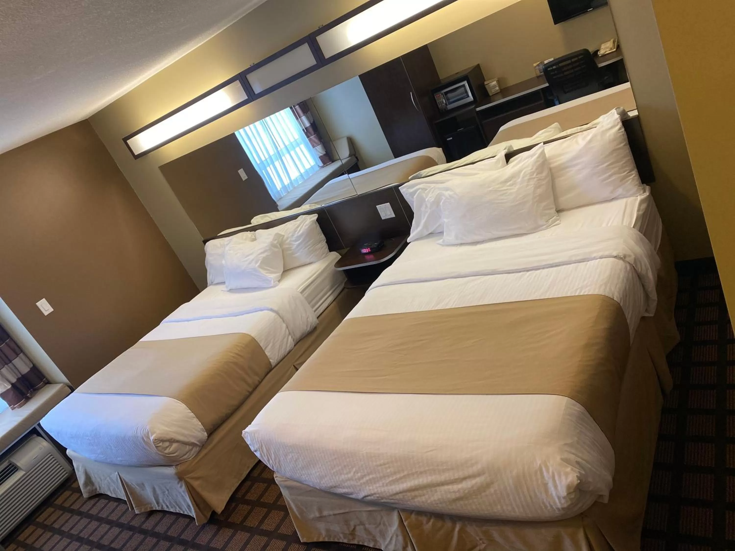 Bedroom, Bed in Microtel Inn & Suites by Wyndham - Timmins