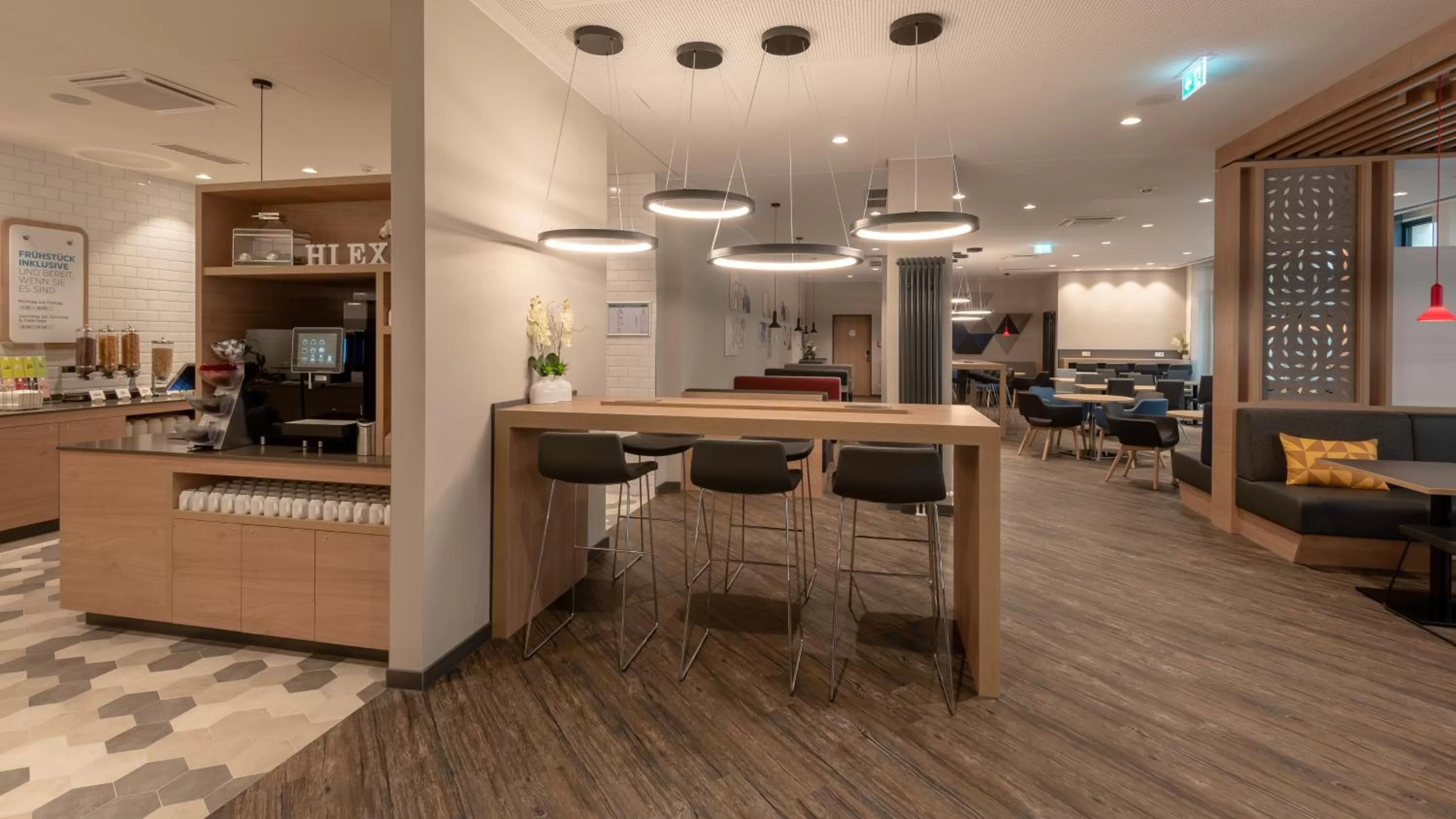 Lobby or reception in Holiday Inn Express - MUNICH NORTH by IHG