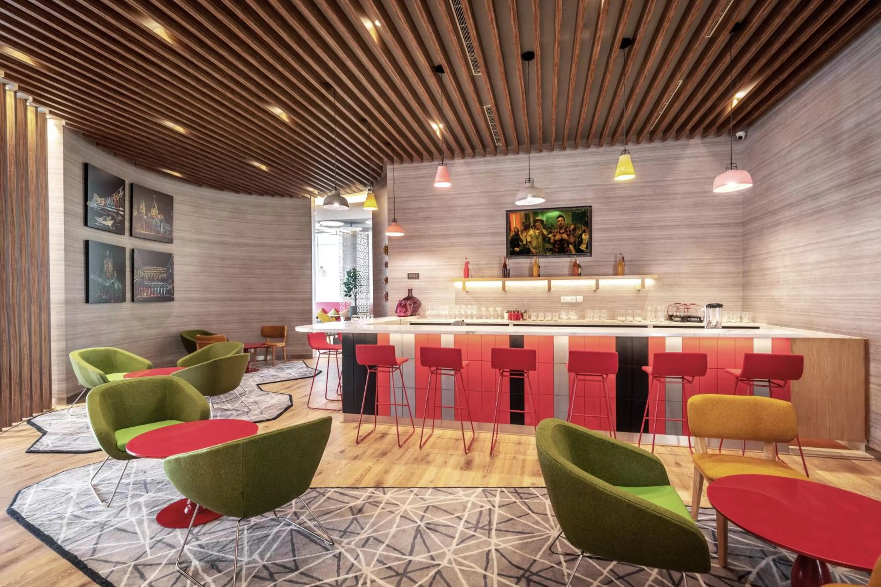 Lounge or bar in ibis Kolkata Rajarhat - An Accor Brand