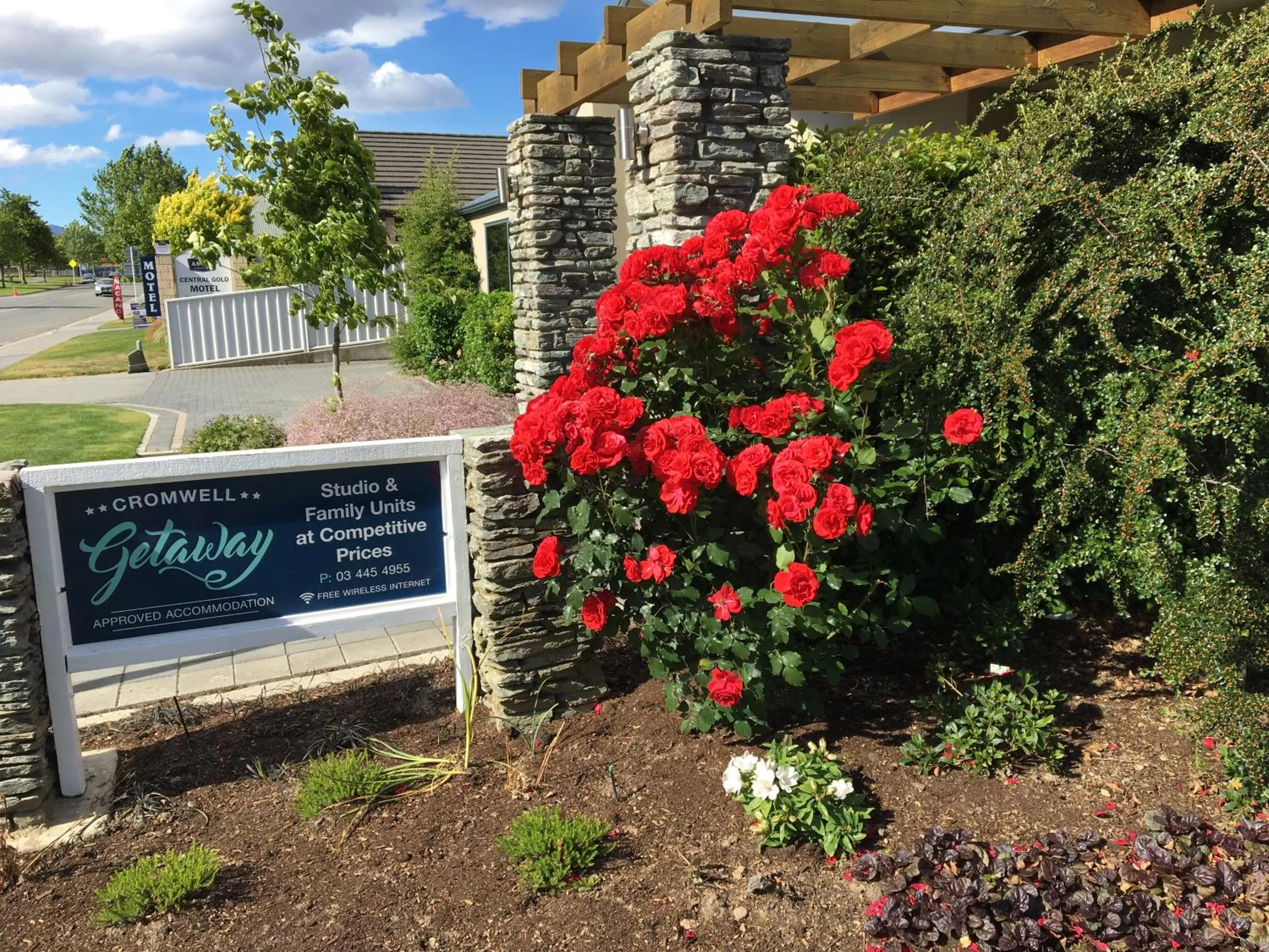 Facade/entrance in Cromwell Getaway