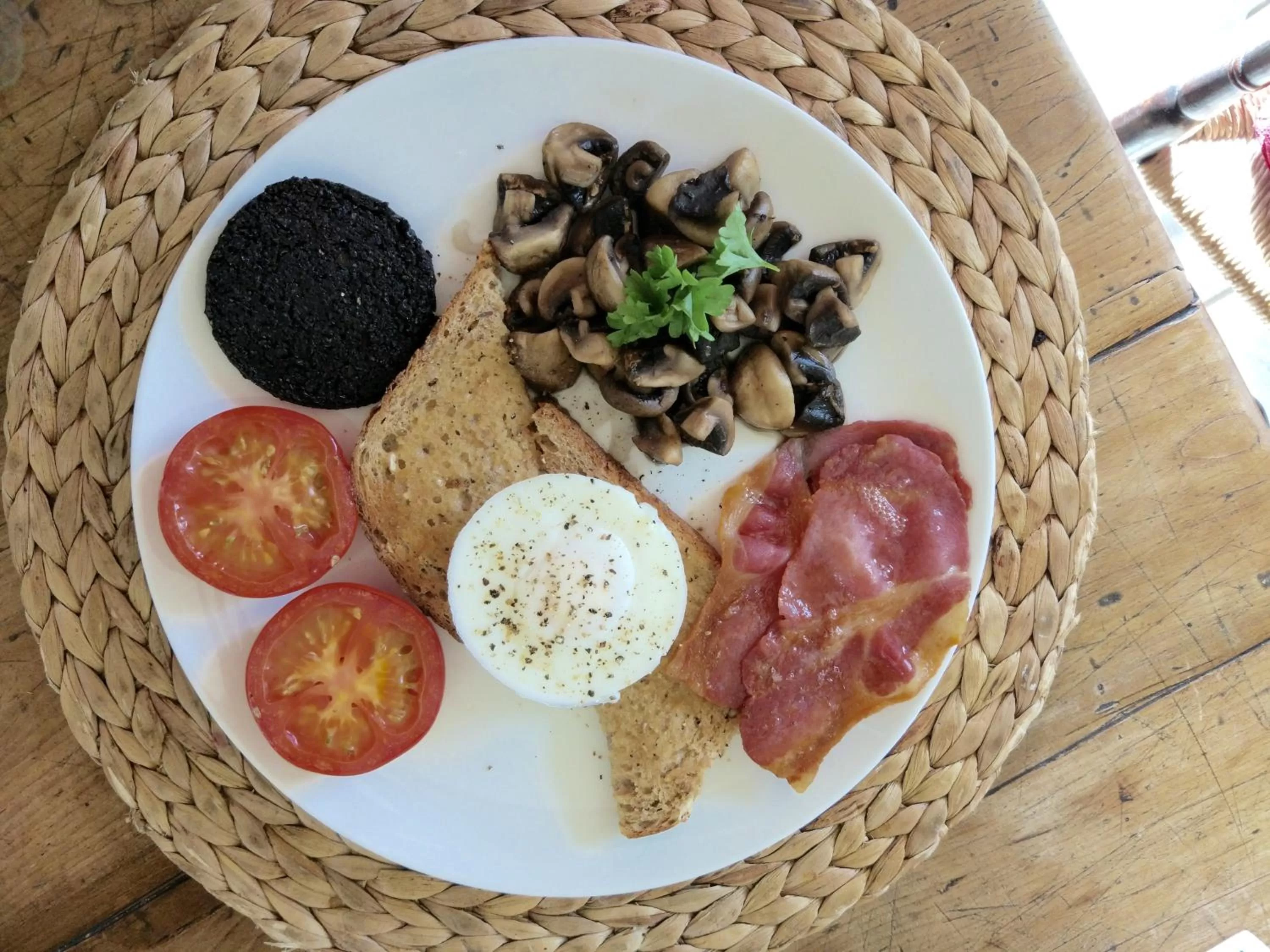 Food and drinks in Bowden House B&B