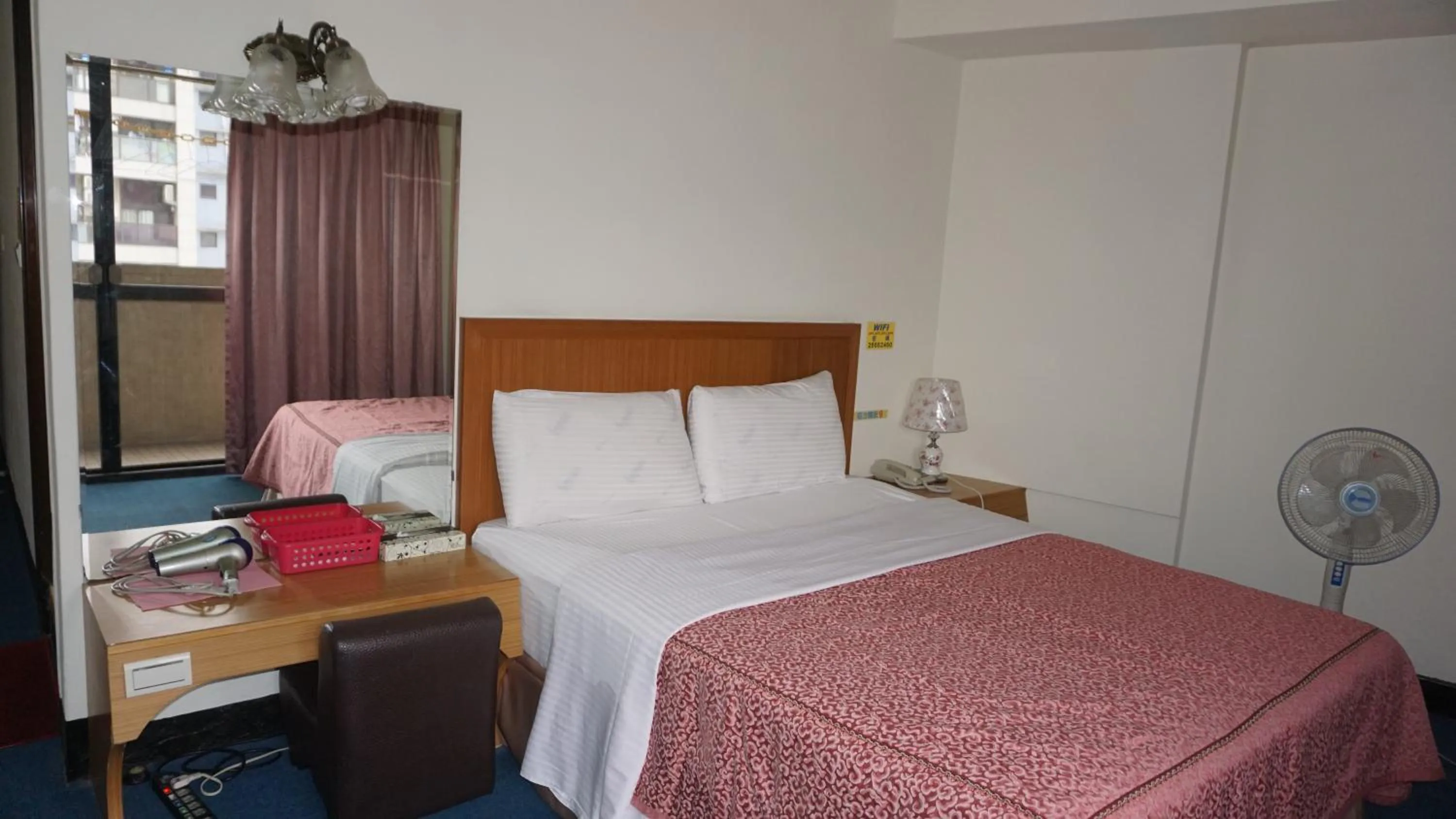 Bed in Chian Huei Business Hotel