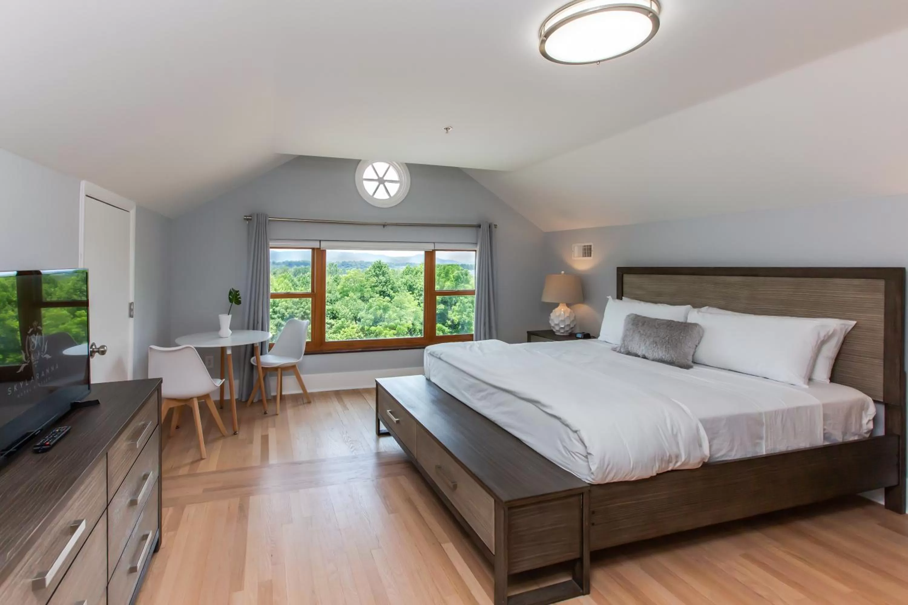 Bed in SKYLARANNA Resort & SPA