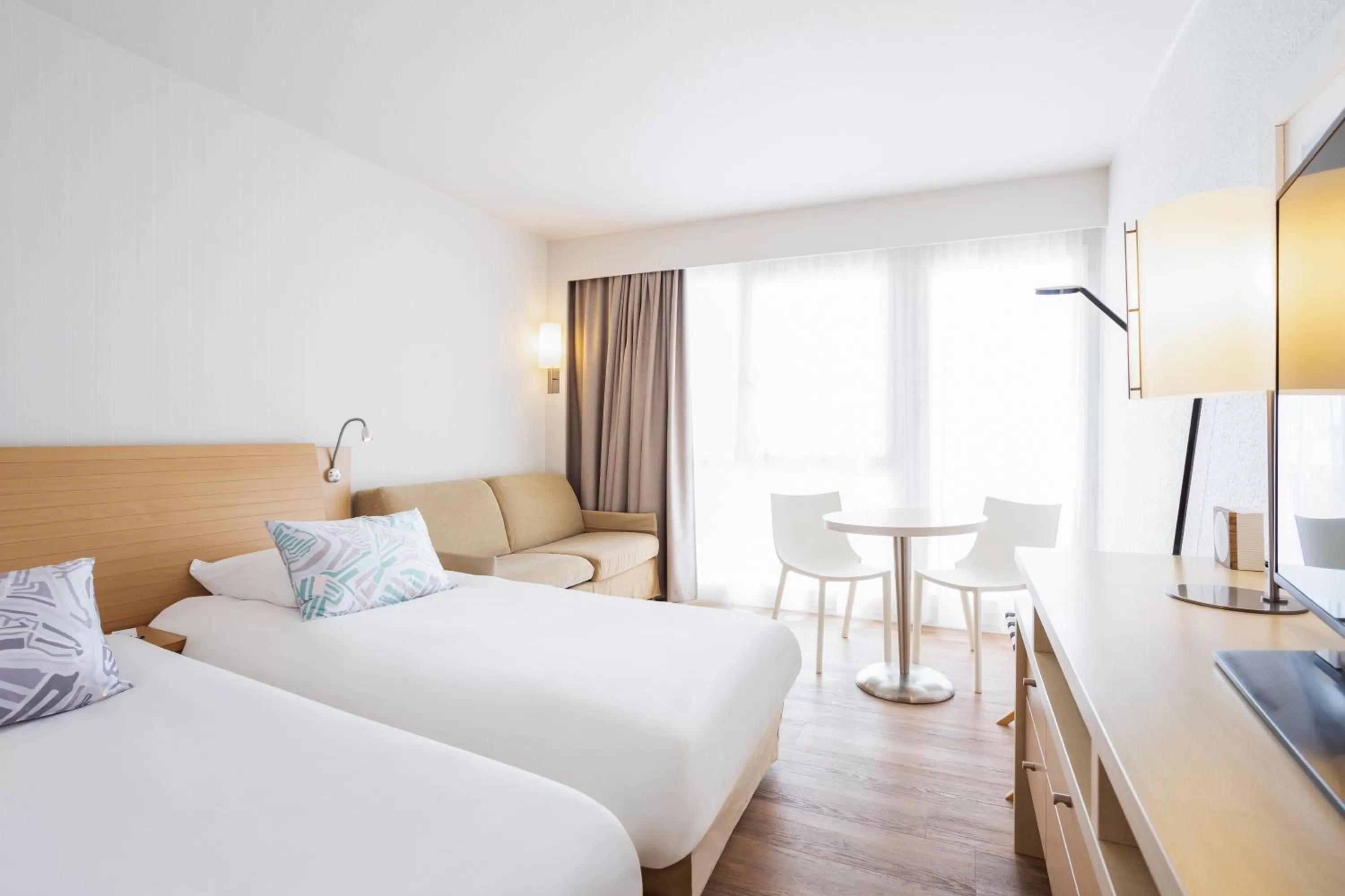 Photo of the whole room, Bed in Novotel Thalassa Ile d'Oléron