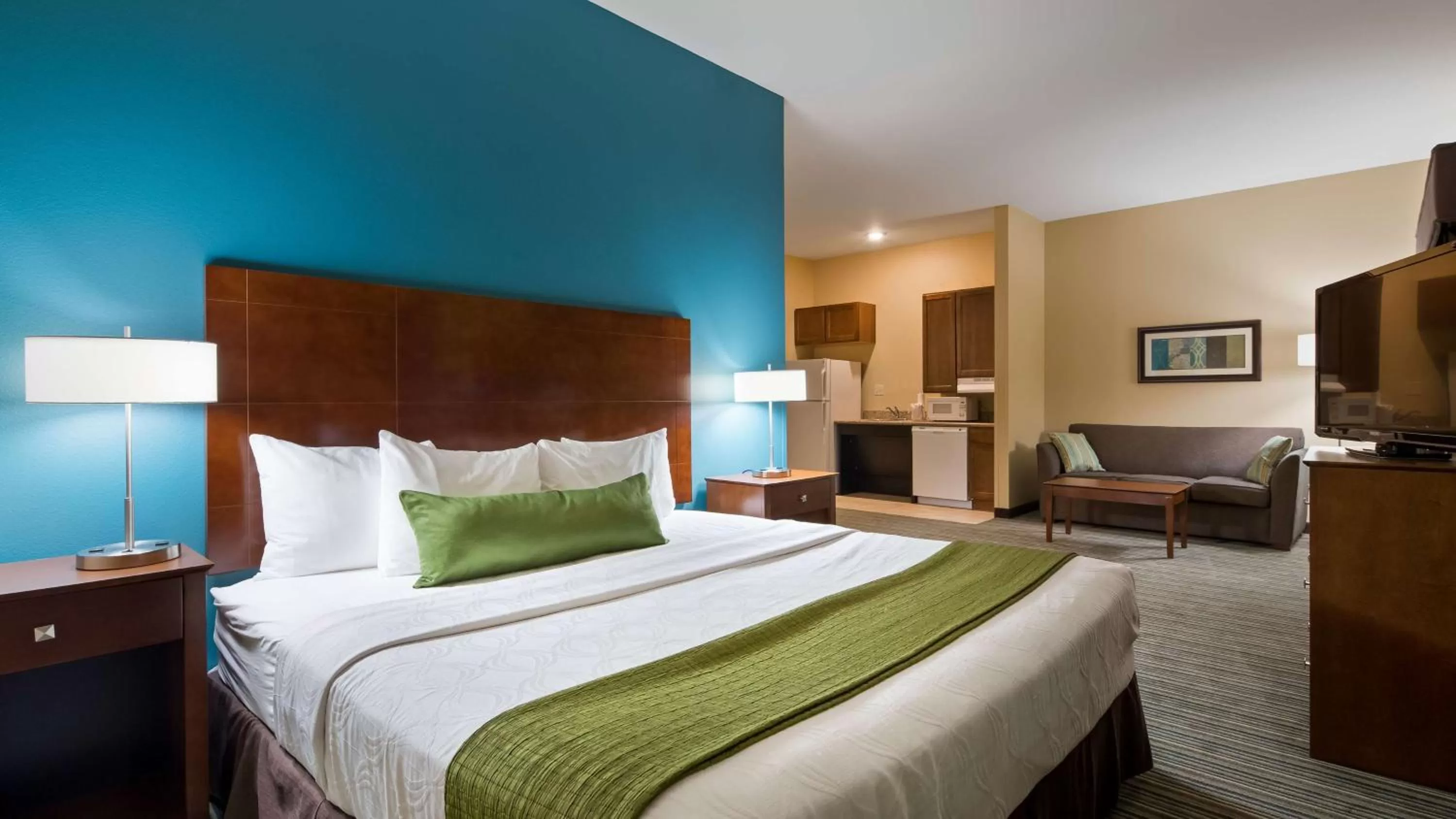 Bedroom, Bed in Best Western Plus Patterson Park Inn