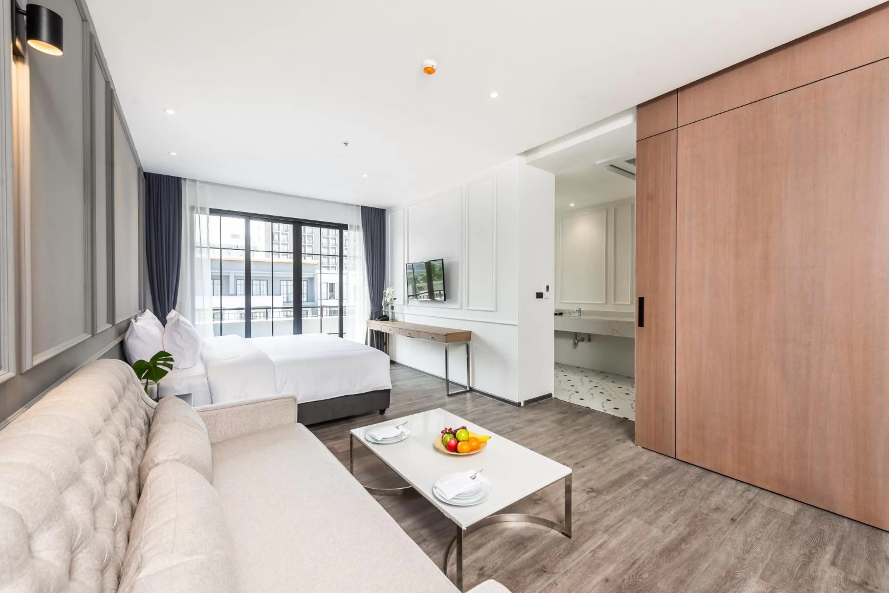 Seating area, Bed in One Patio Hotel Pattaya - SHA Extra Plus