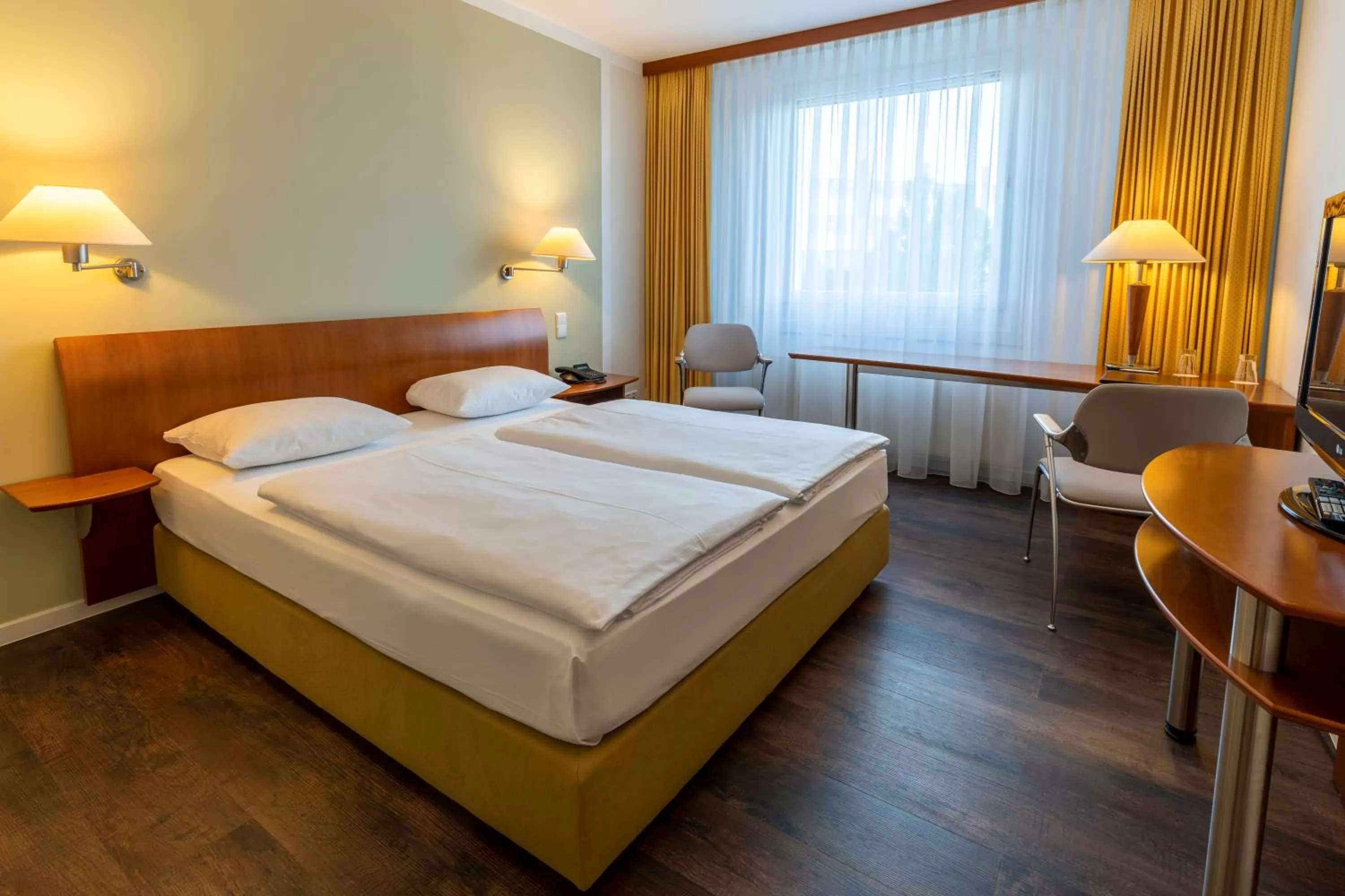 Photo of the whole room, Bed in Globana Airport Hotel