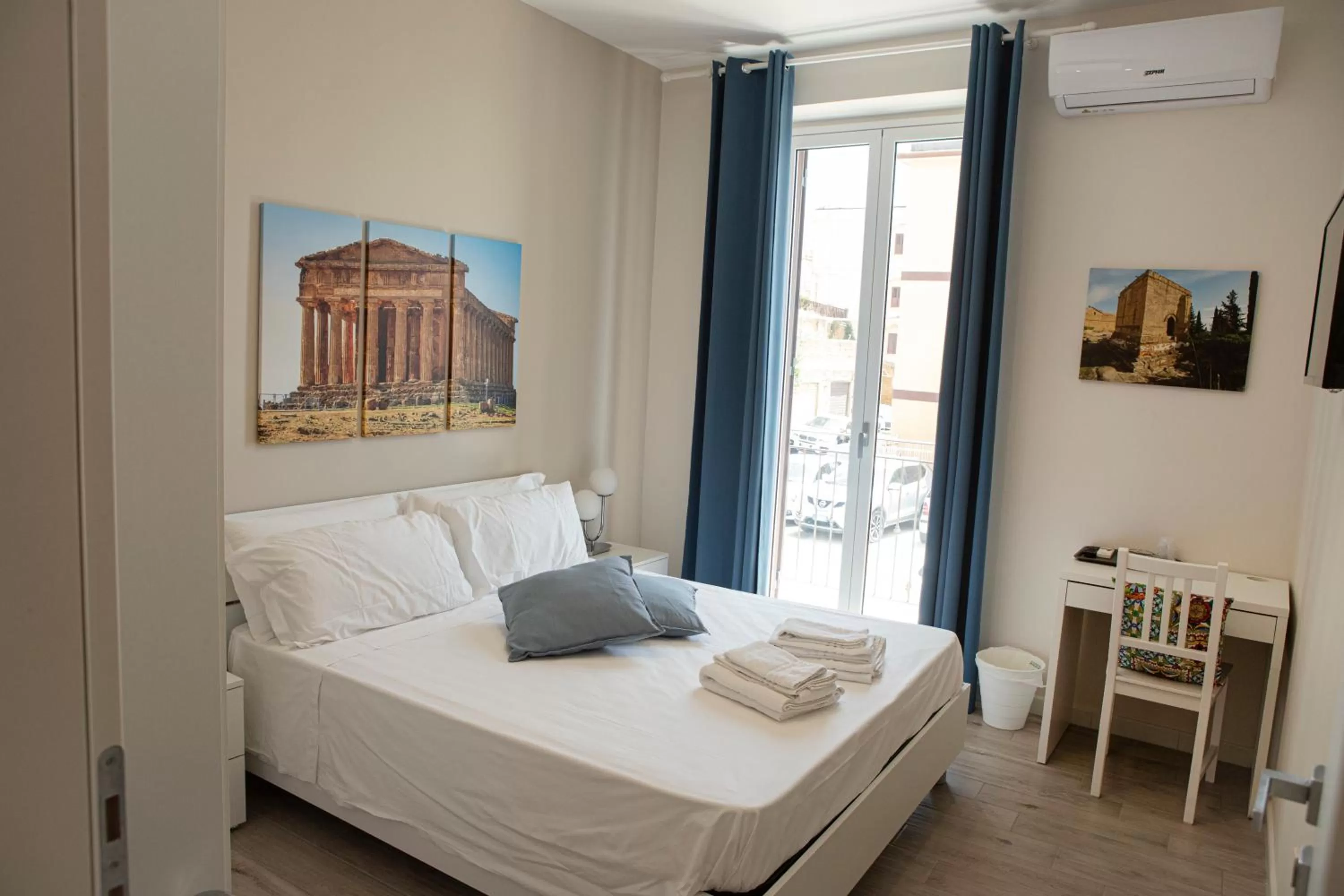 Bedroom in Esseneto Rooms