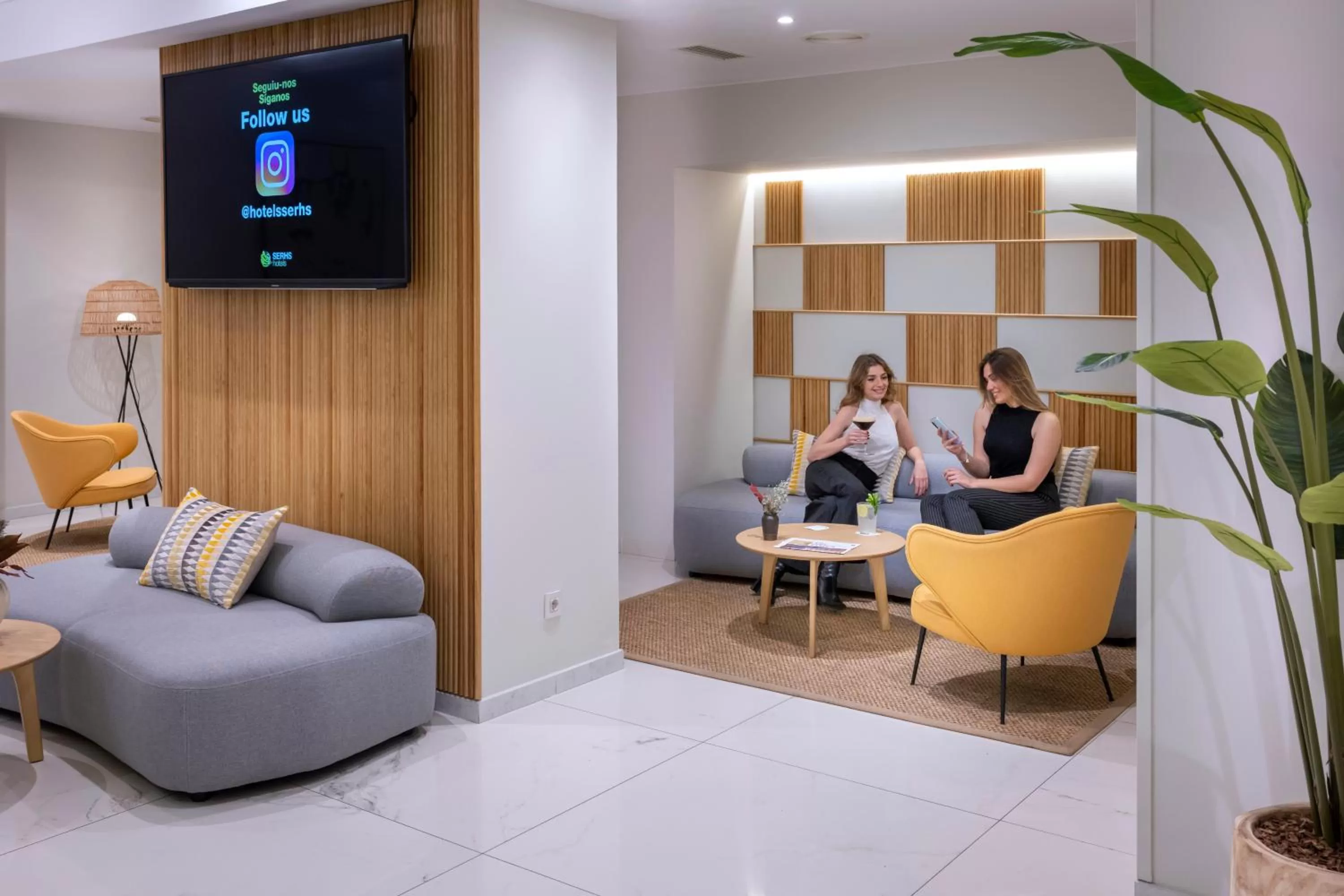 Lounge or bar in Hotel SERHS Rivoli Rambla