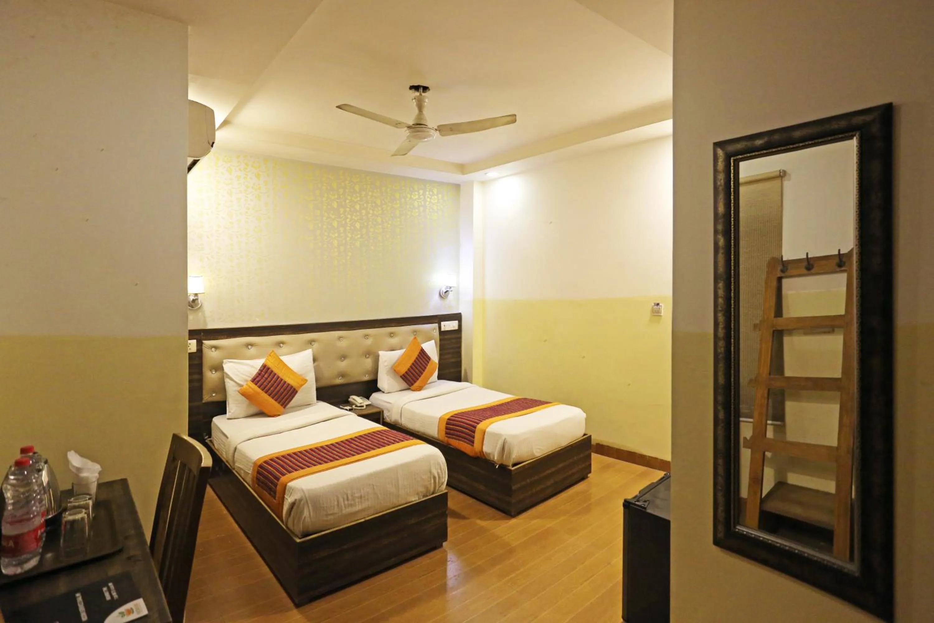 Bed in Hotel Aeroporto Nearest Landmark Aerocity delhi