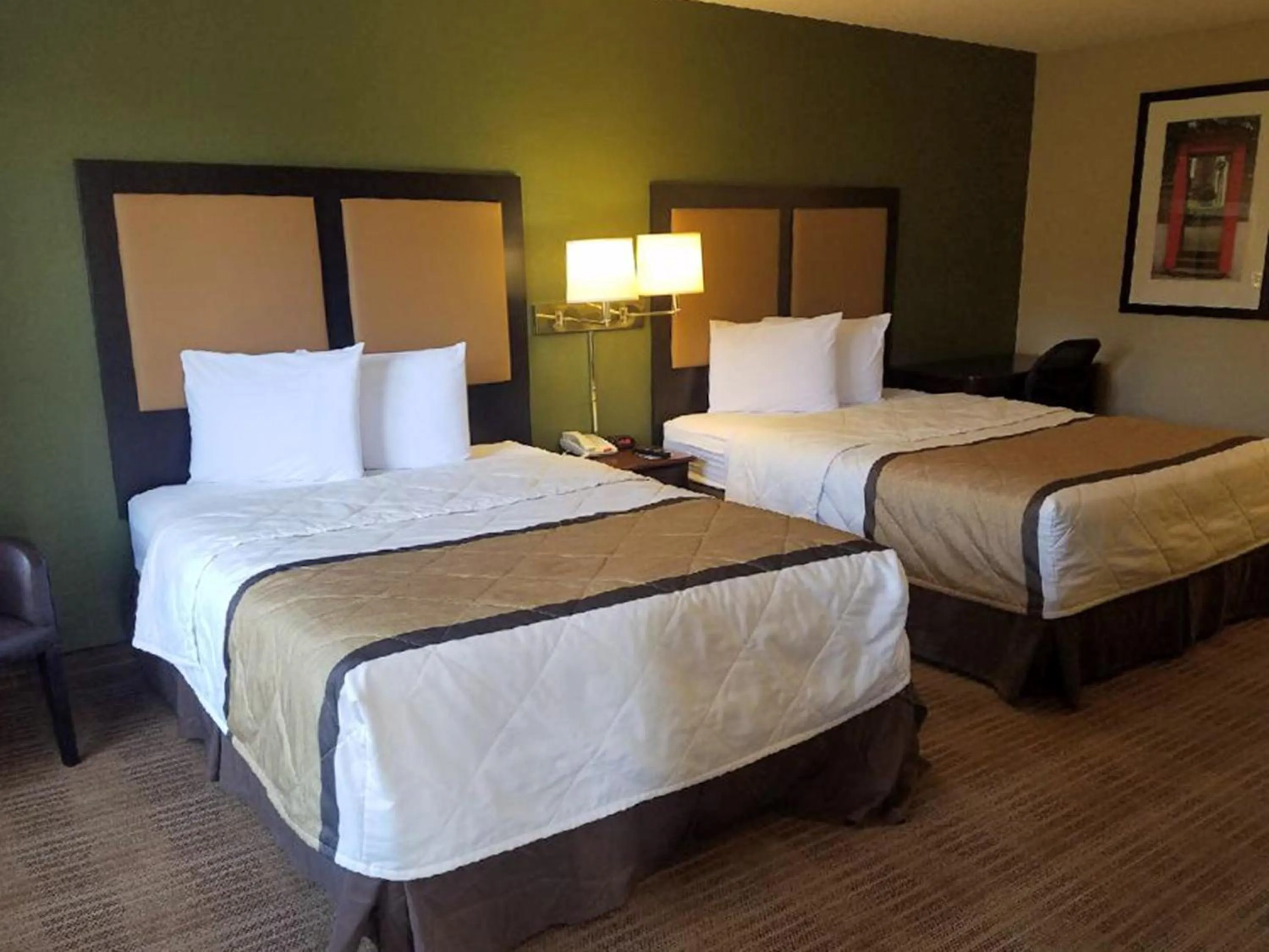 Bed in Extended Stay America Select Suites - Roanoke - Airport