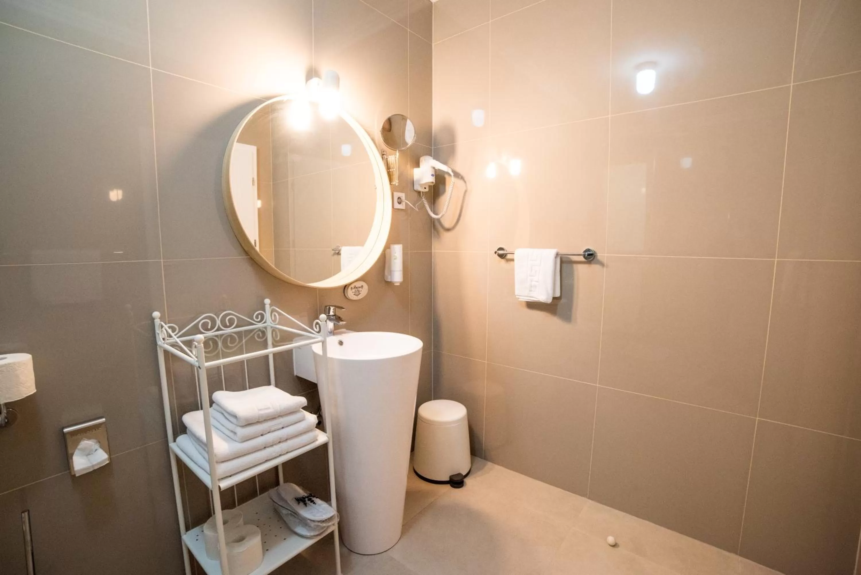 Shower in compleX living aparthotel