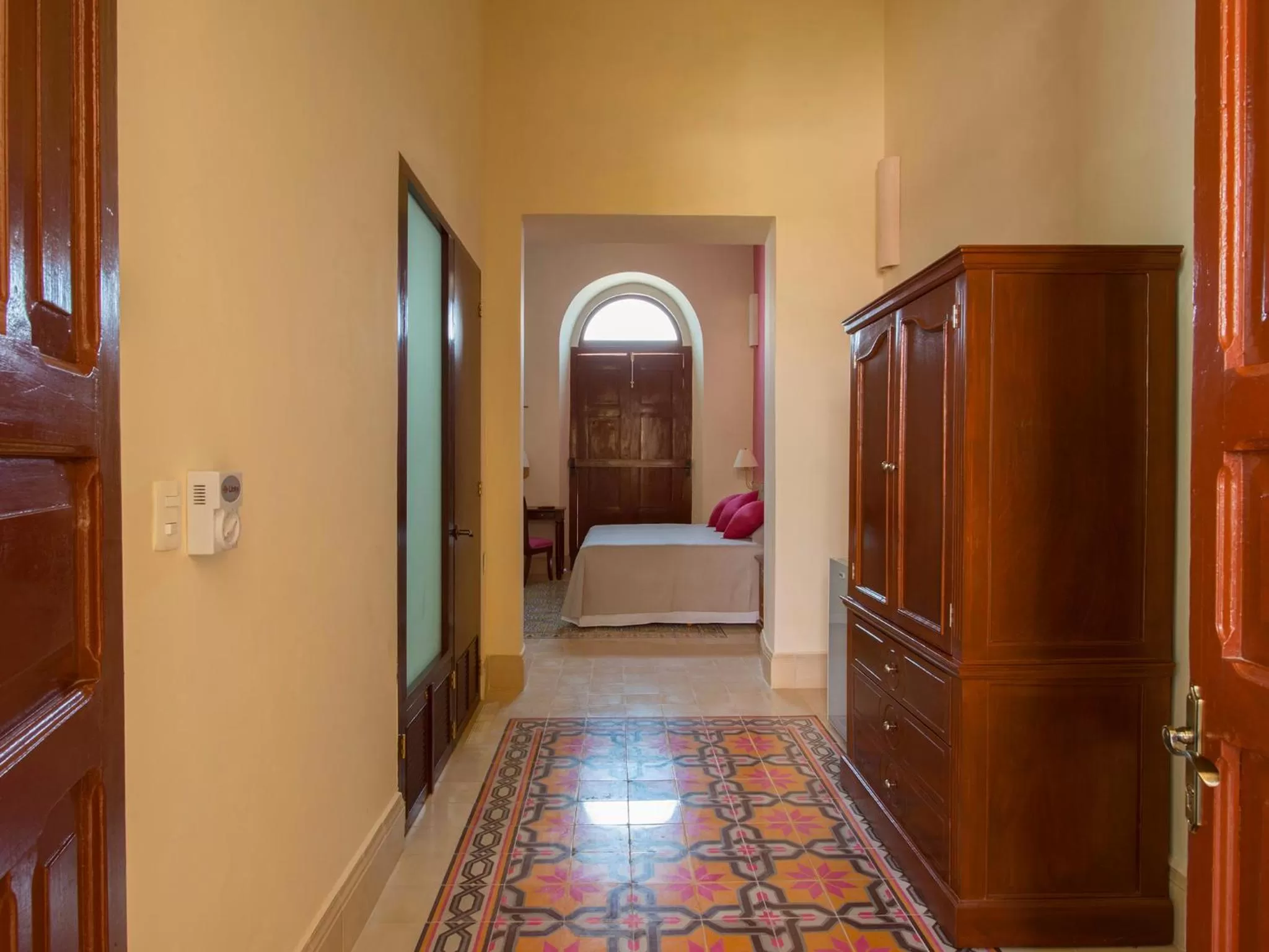 Bed in Hotel del Gobernador