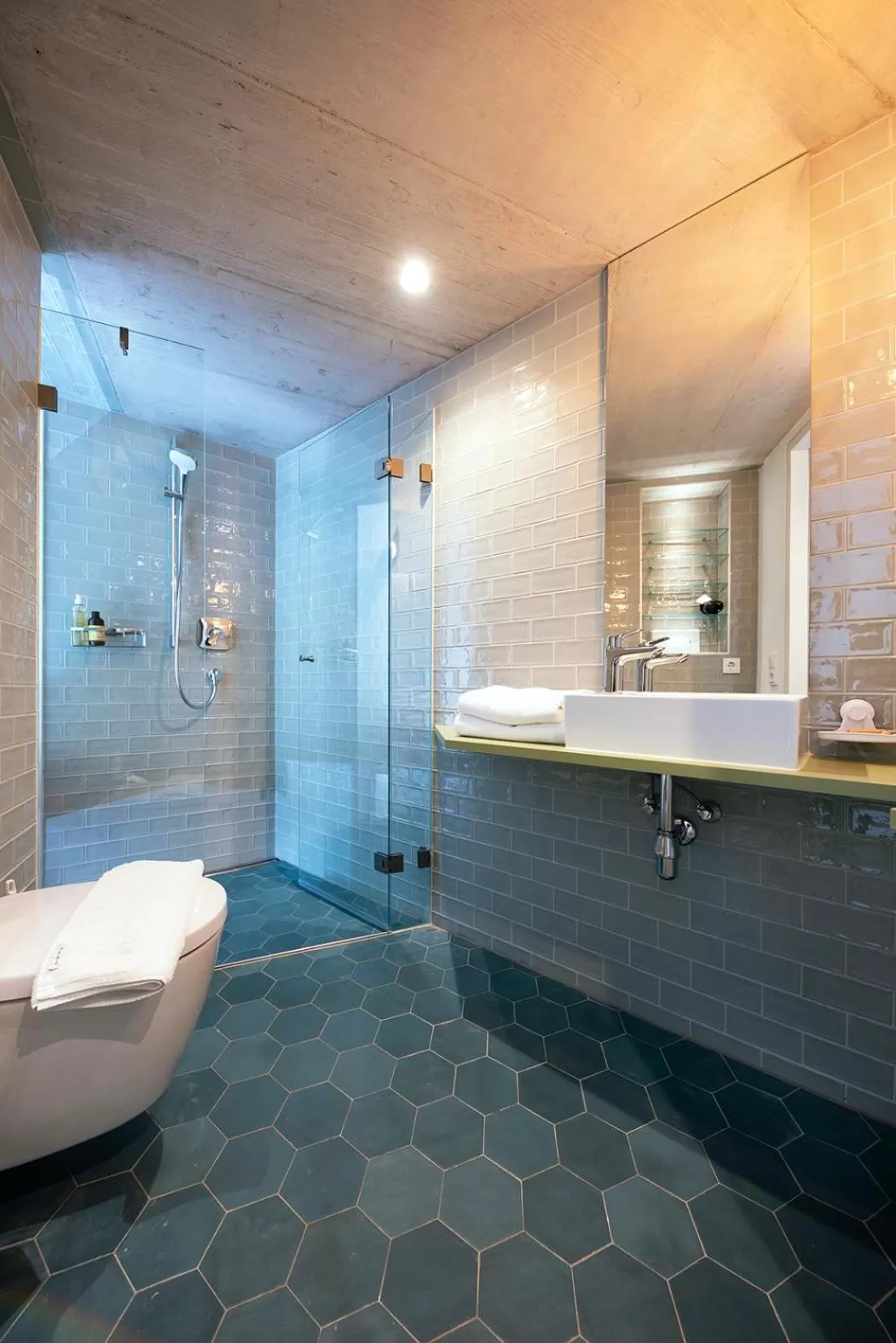 Bathroom in pradl elf my- apartment