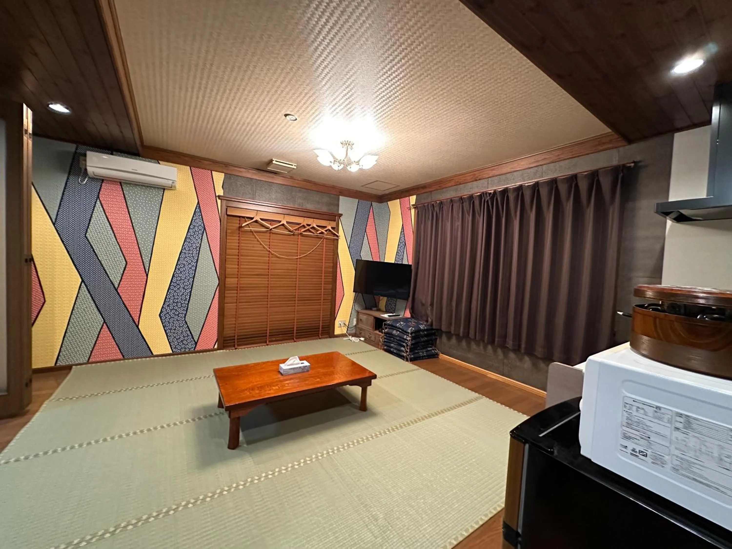Bed in Minato Oasis Numazu / 沼津観光の中心、伊豆観光の拠点に好立地！沼津港に位置し交通・飲食・コンビニ等至便です！