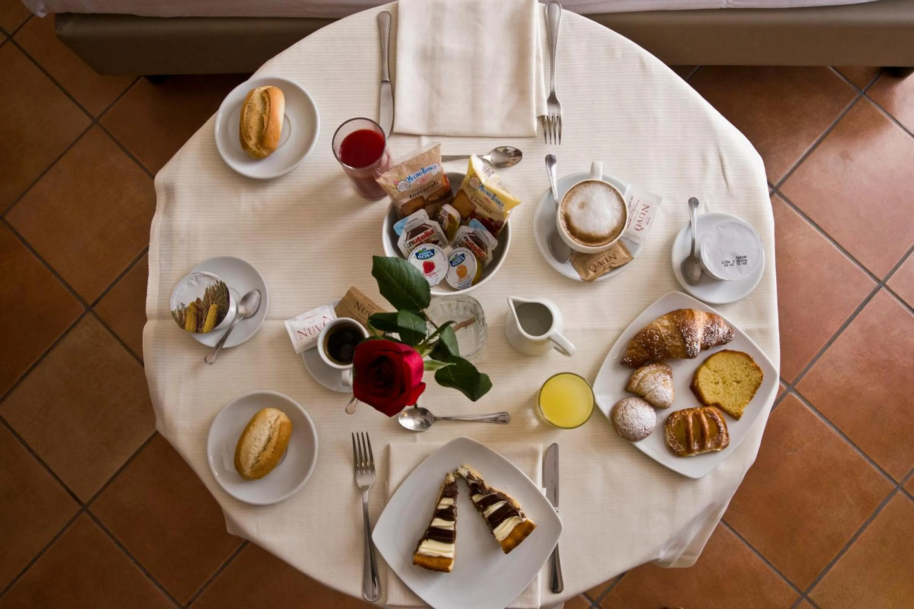 room service in Hotel Nuvò