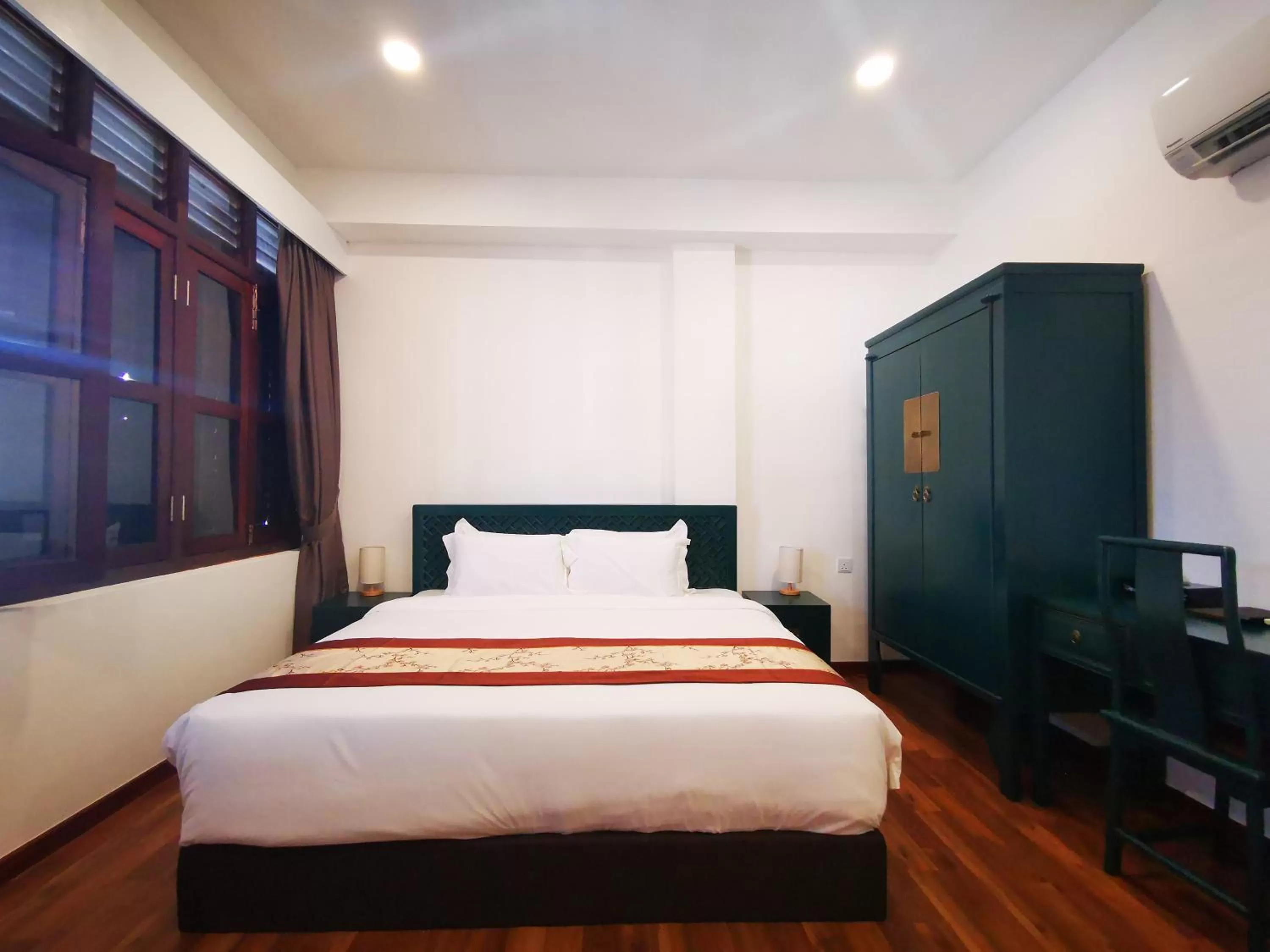 Bedroom, Bed in Mclane Boutique Hotel