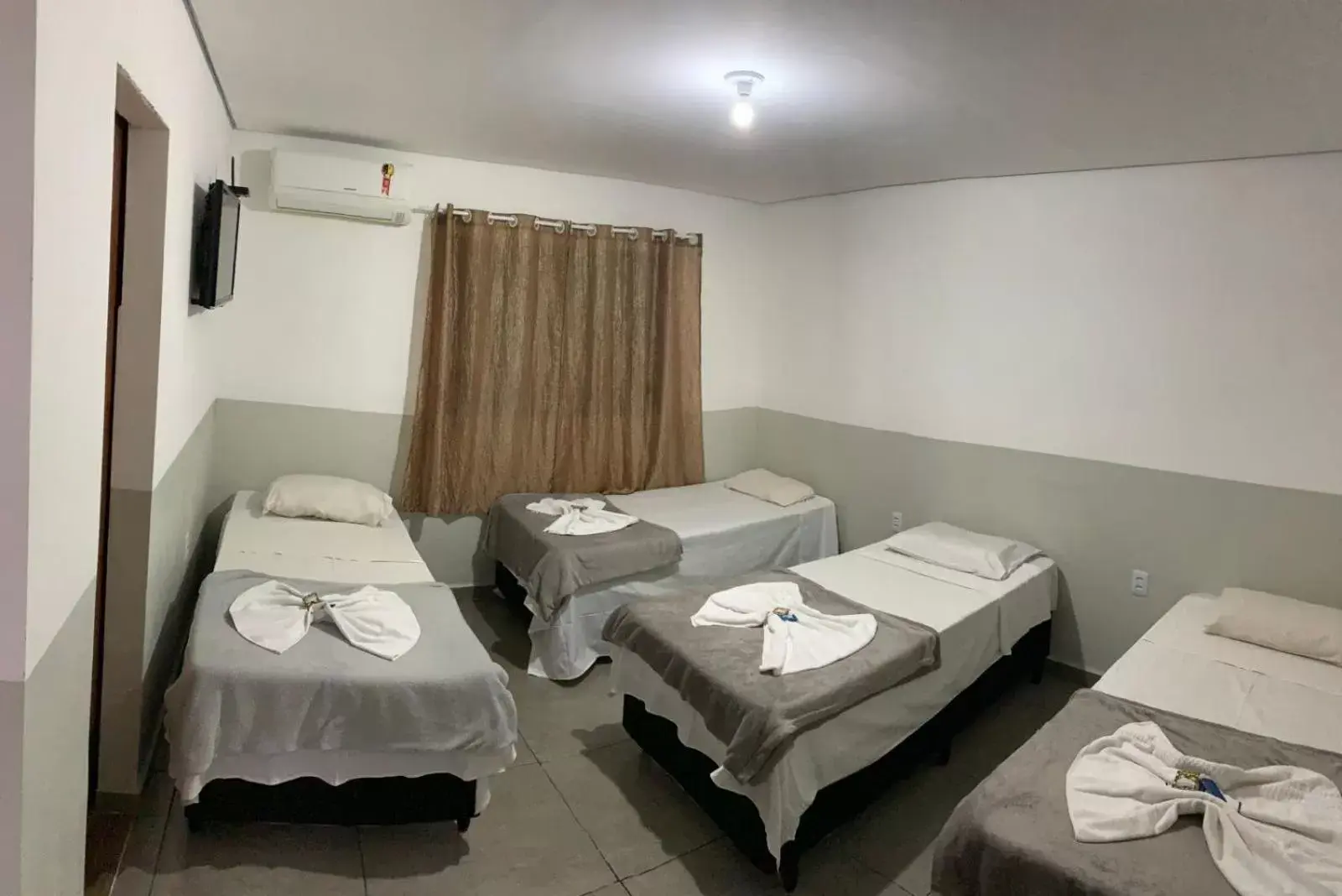 Economy Quadruple Room in Hotel GranDourados Economy Quadruple Room in Hotel GranDourados