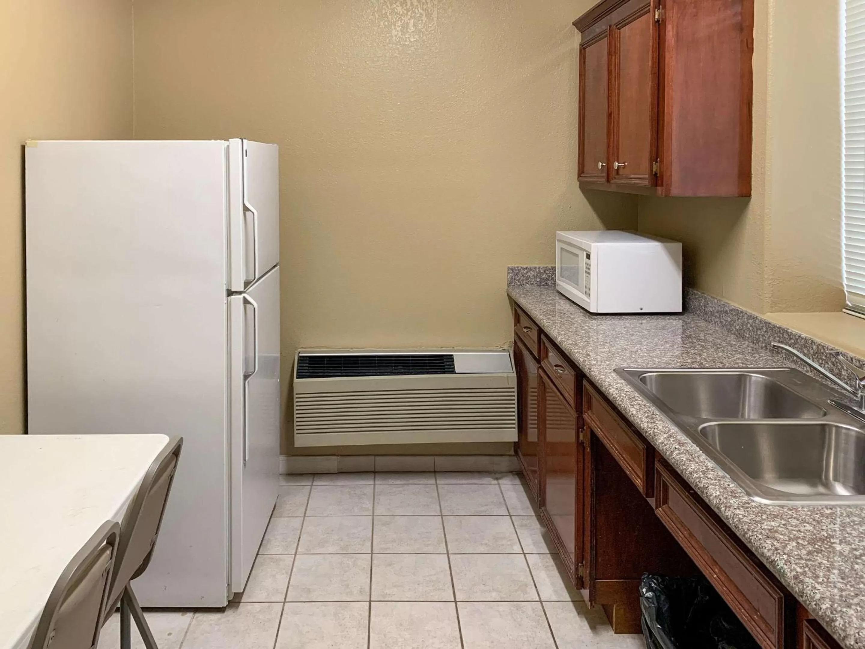 Photo of the whole room in Quality Suites Houston NW Cy-Fair