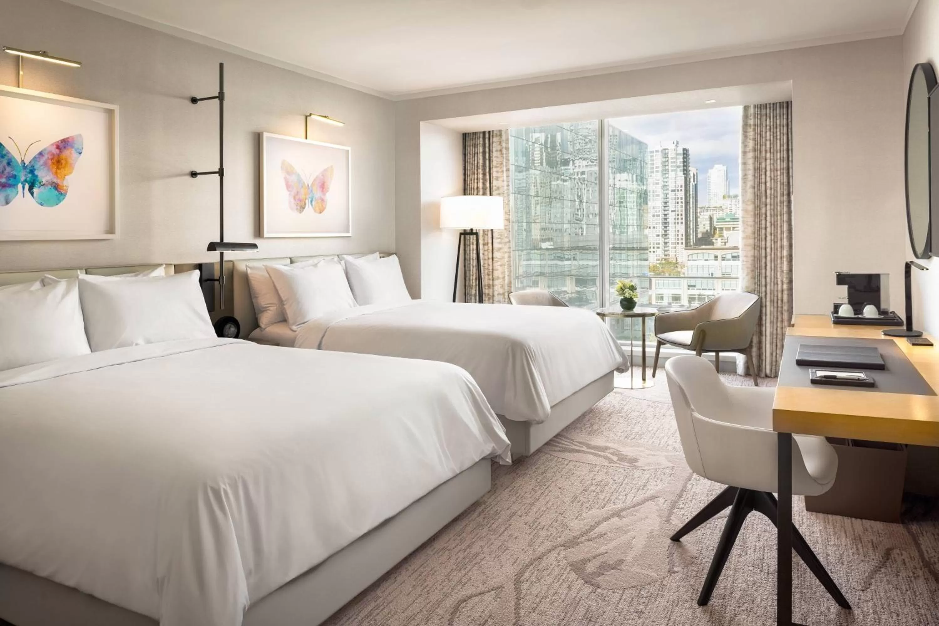 Photo of the whole room, Bed in JW Marriott Parq Vancouver