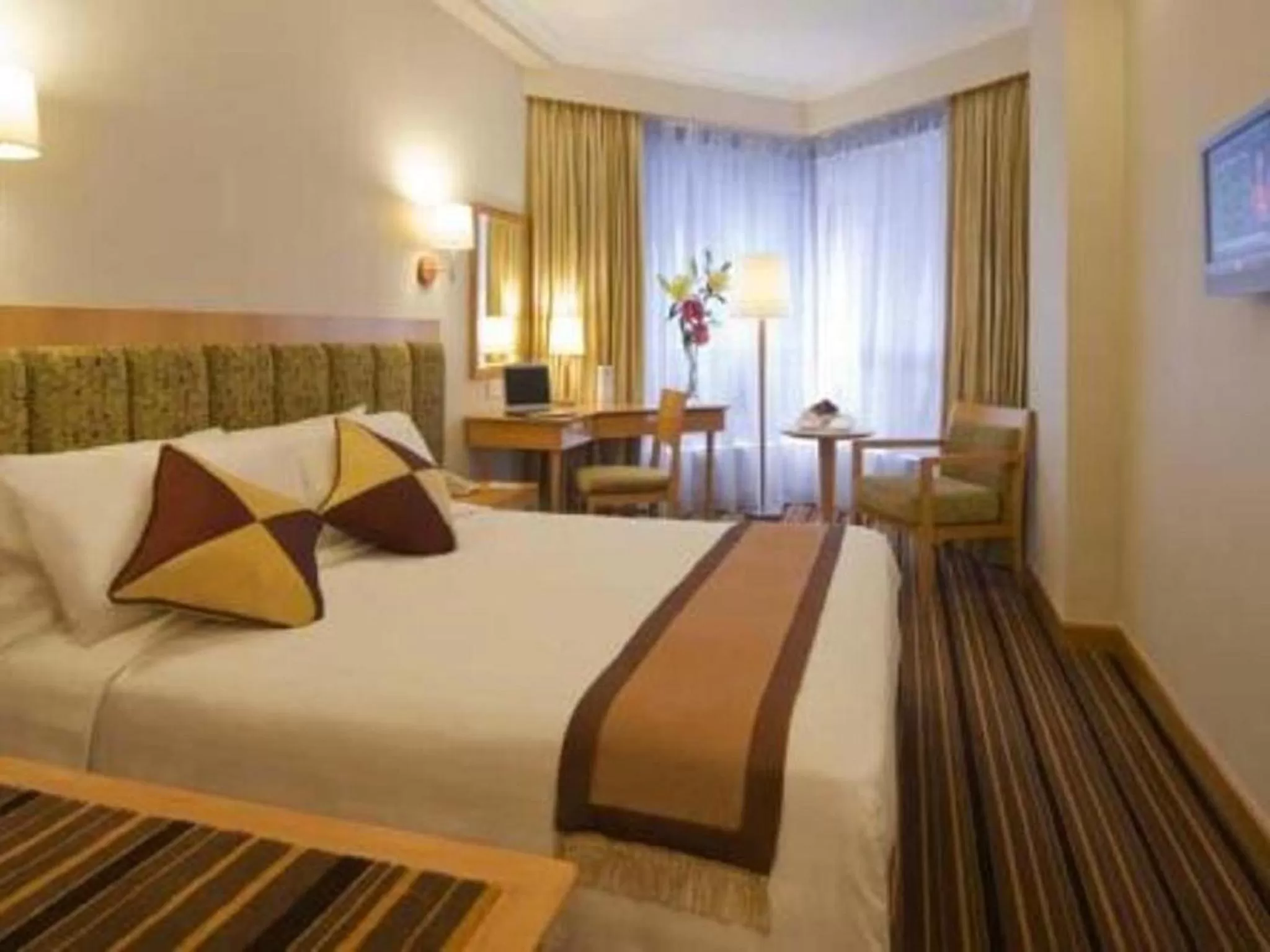 Day, Bed in The Harbourview - Chinese YMCA of Hong Kong