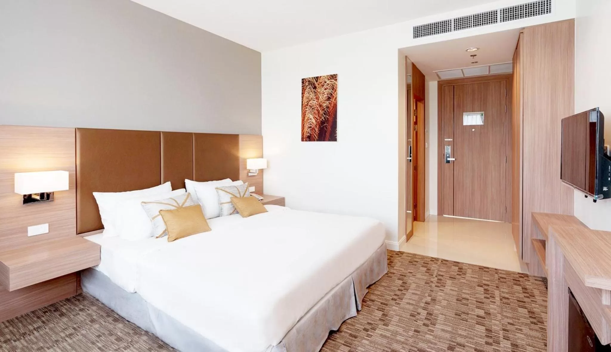 Bedroom, Bed in Grand Fortune Hotel Nakhon Si Thammarat