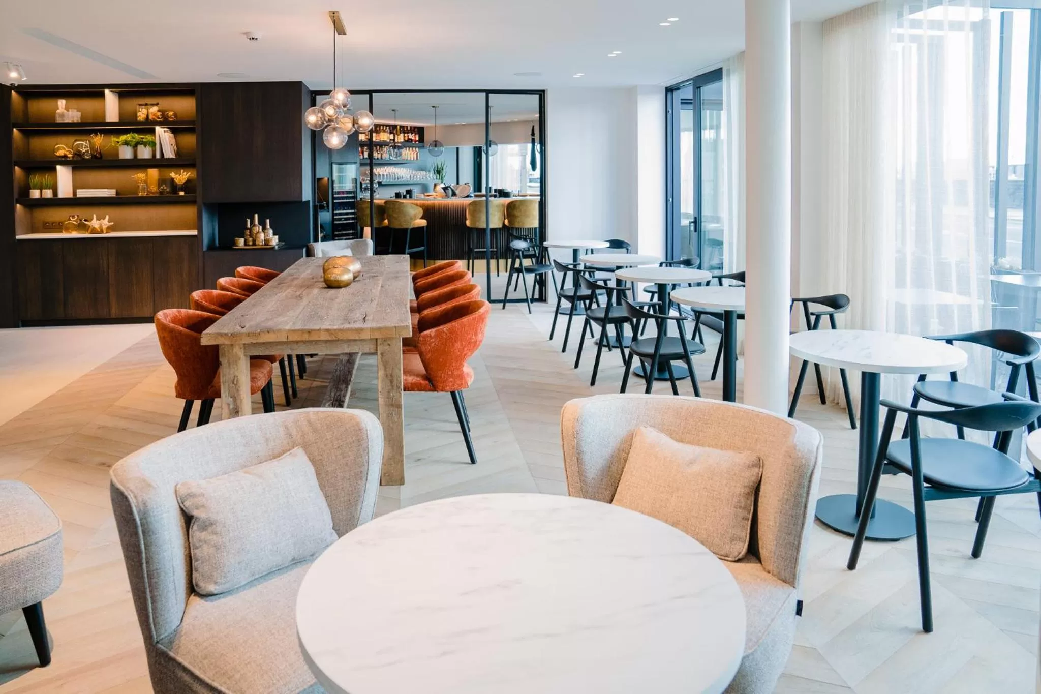 Restaurant/places to eat in Hotel du Bassin