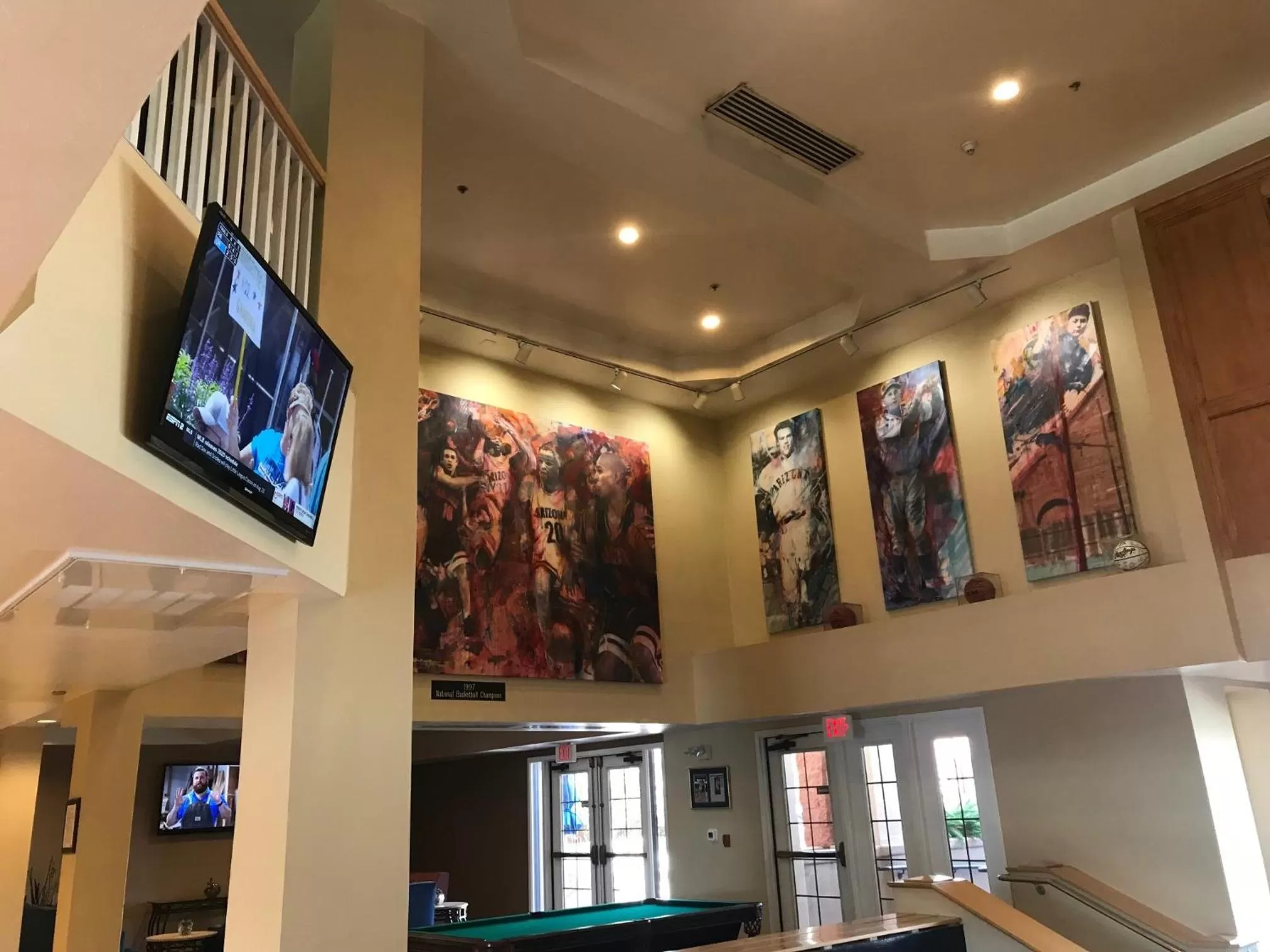 Communal lounge/ TV room in Hilton Vacation Club Varsity Club Tucson