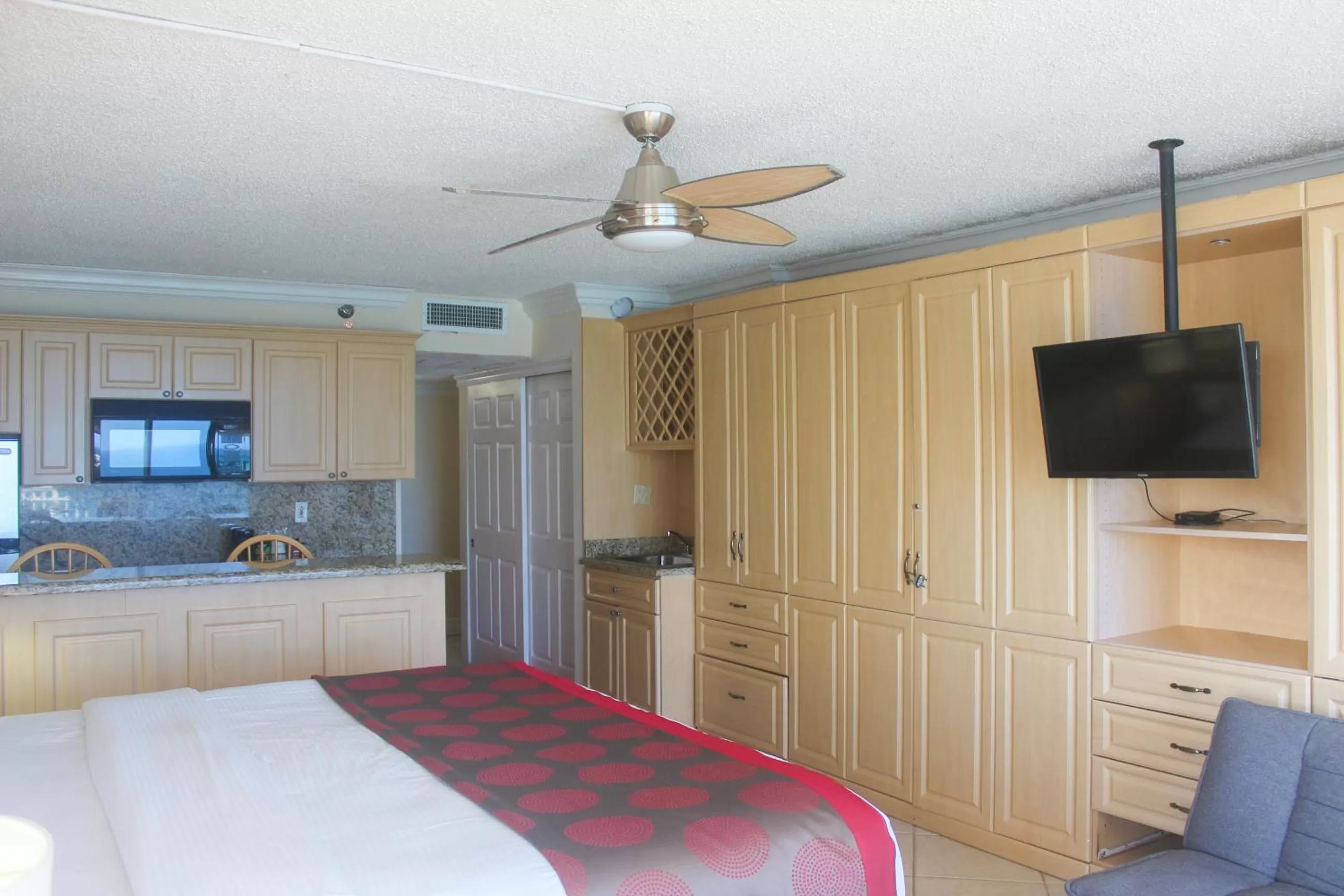 Bed in Ramada Plaza by Wyndham Marco Polo Beach Resort