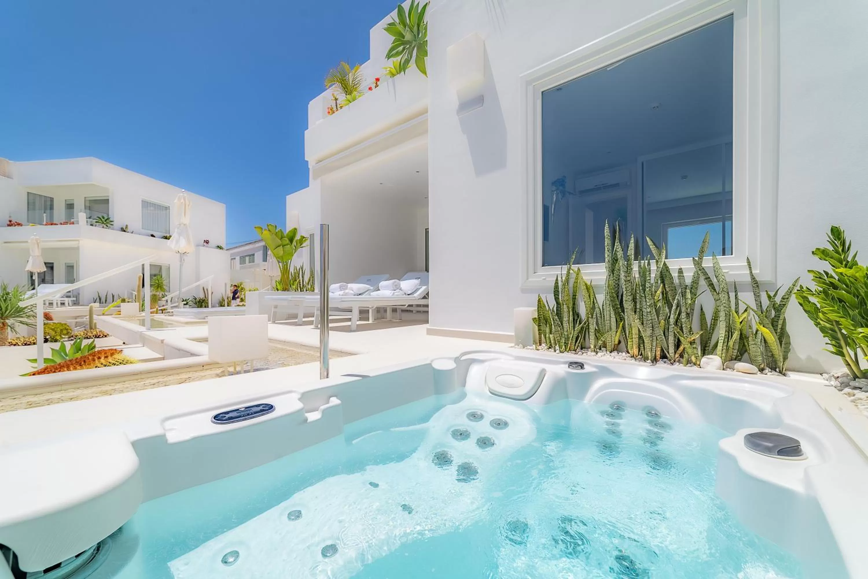 Property building in Lani's Suites de Luxe - Adults Only