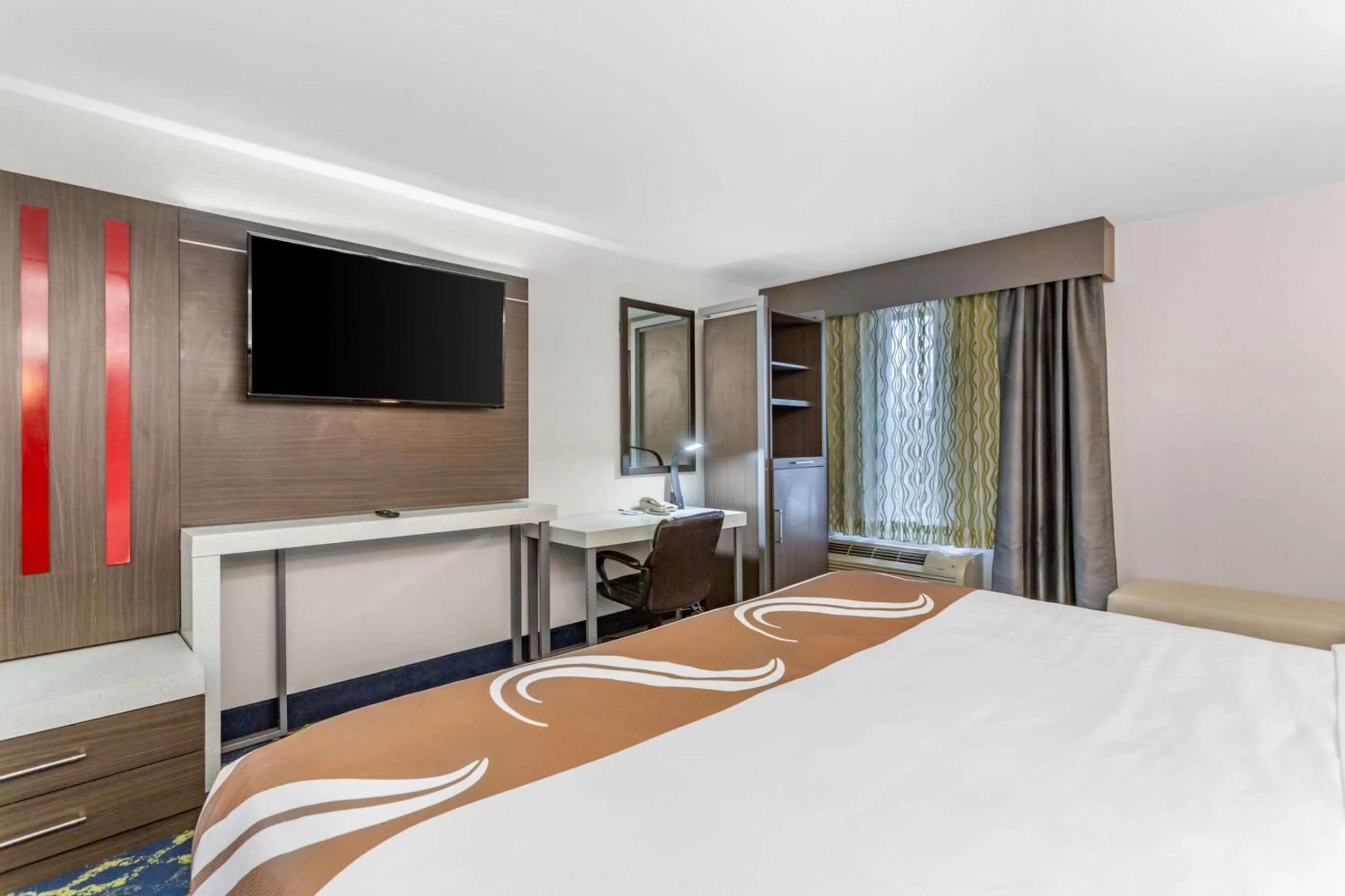 Photo of the whole room, Bed in Quality Inn Murfreesboro-University Area