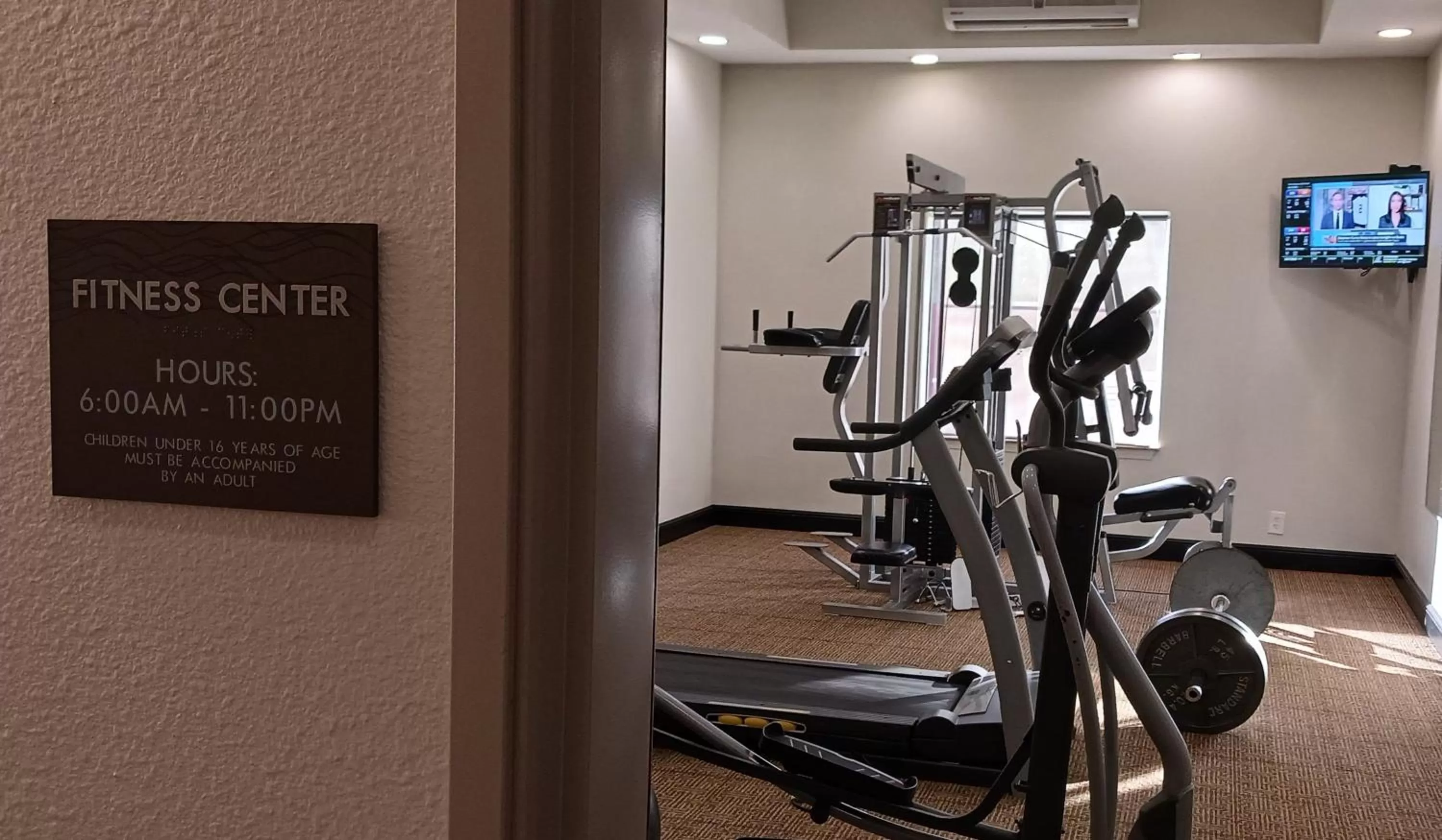 Fitness centre/facilities in Red Roof Inn & Suites Longview