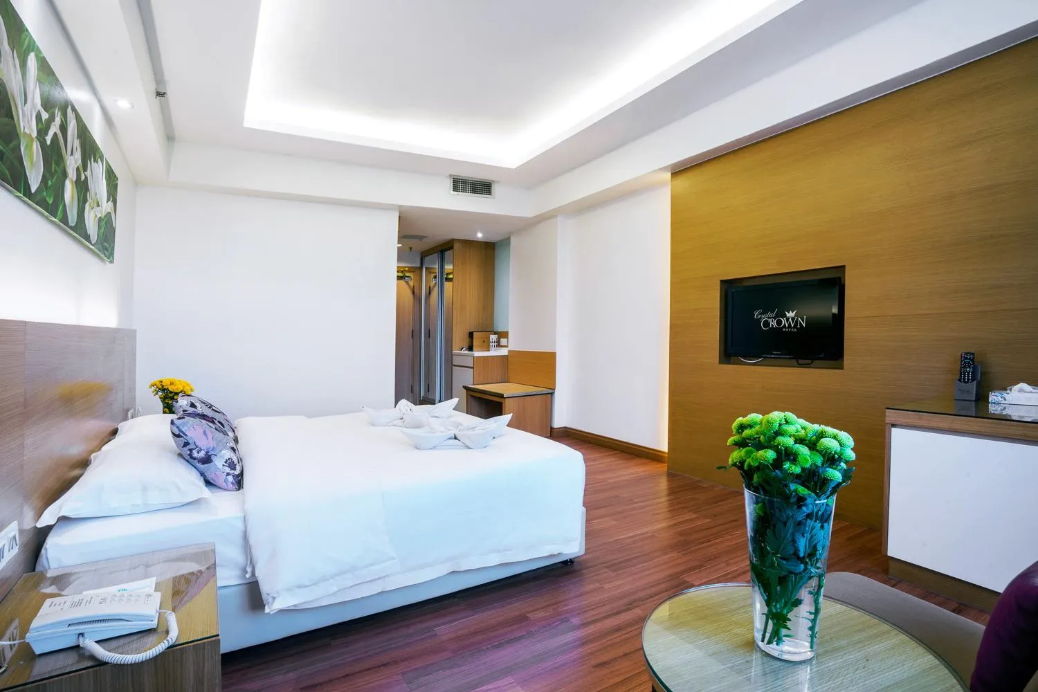 Bed in Crystal Crown Hotel Petaling Jaya