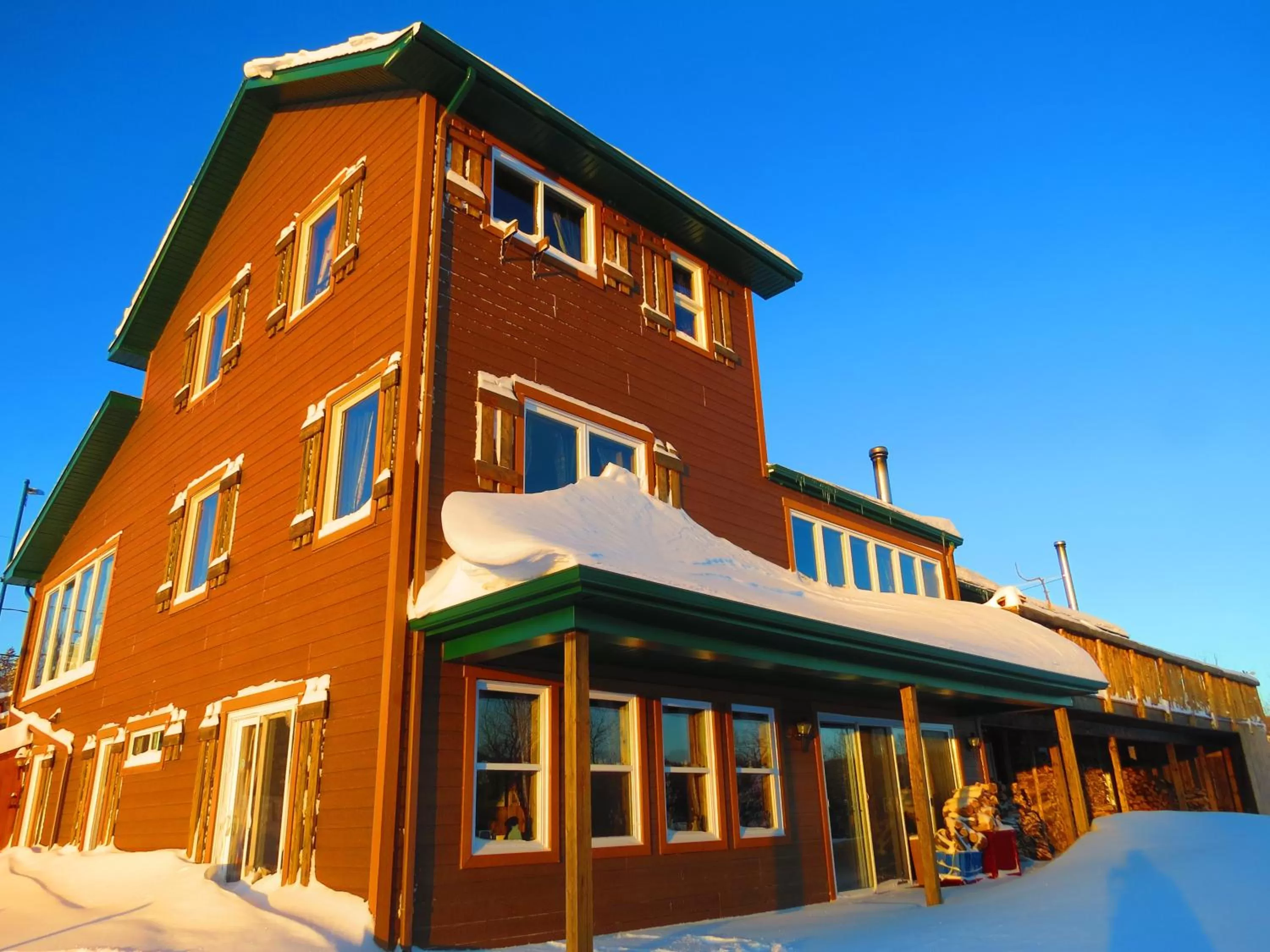 Property Building in Le Gîte Ambrelane