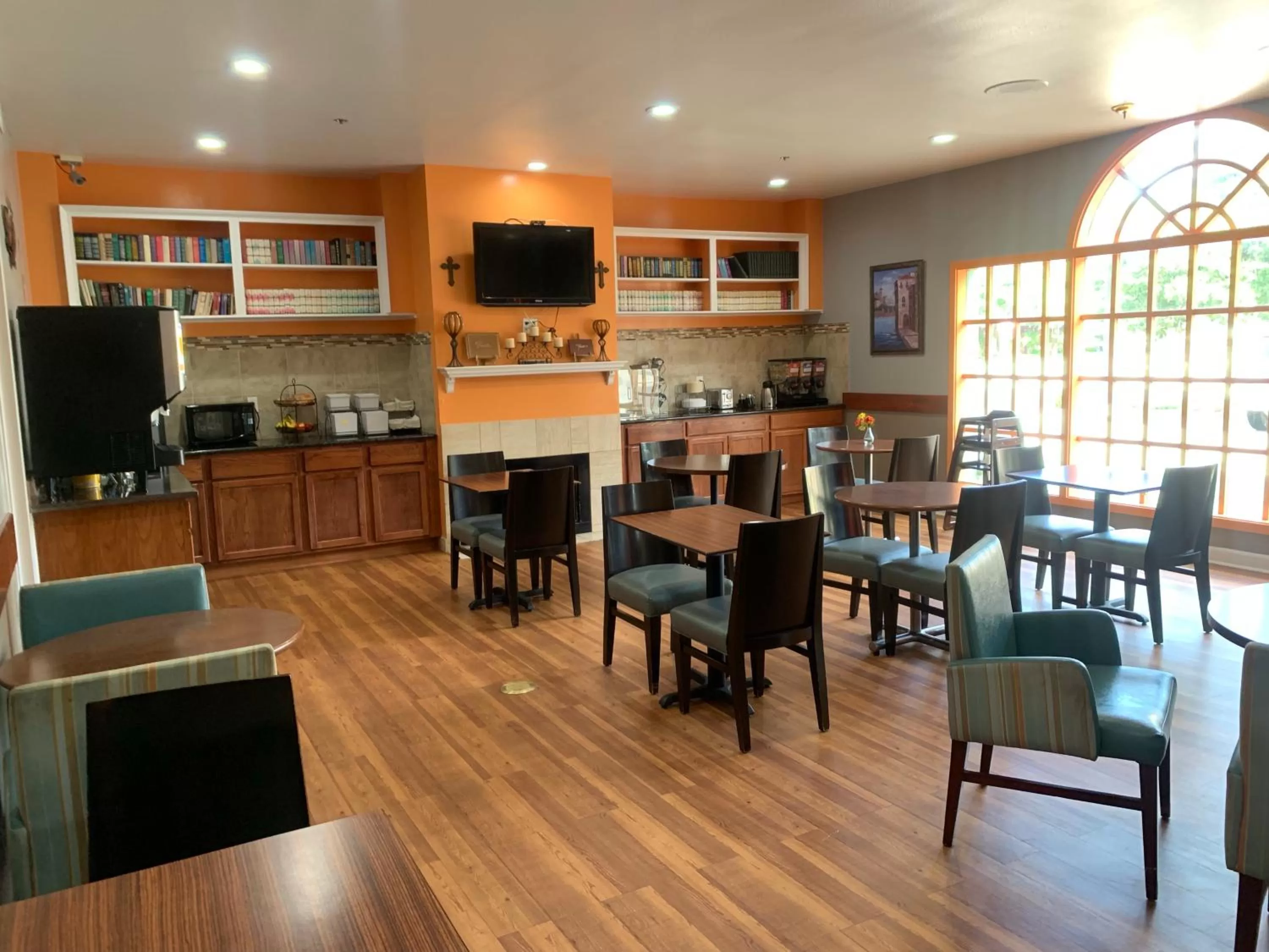 Restaurant/places to eat in Guest House Inn Medical District near Texas Tech Univ