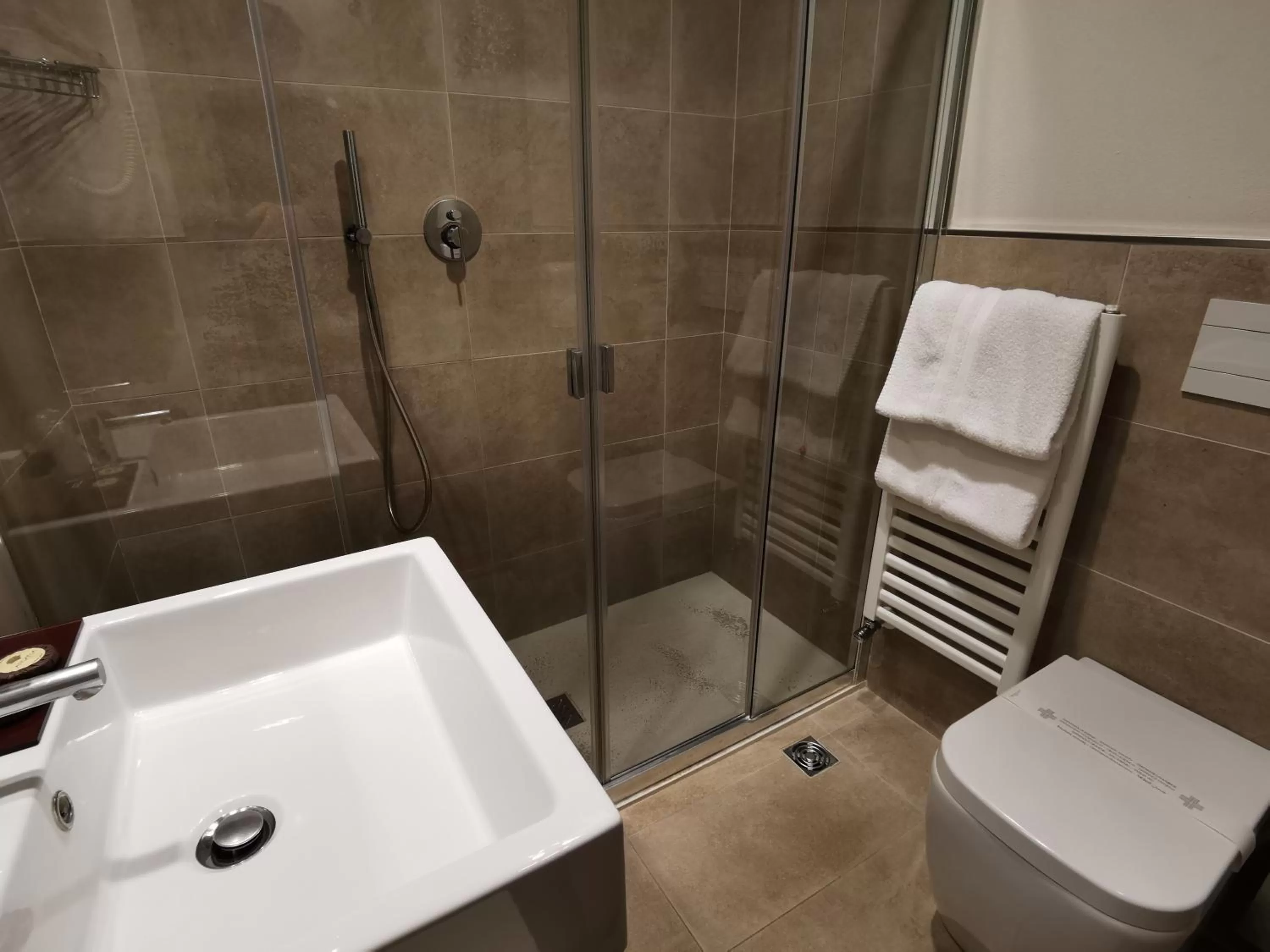 Bathroom in Hotel President