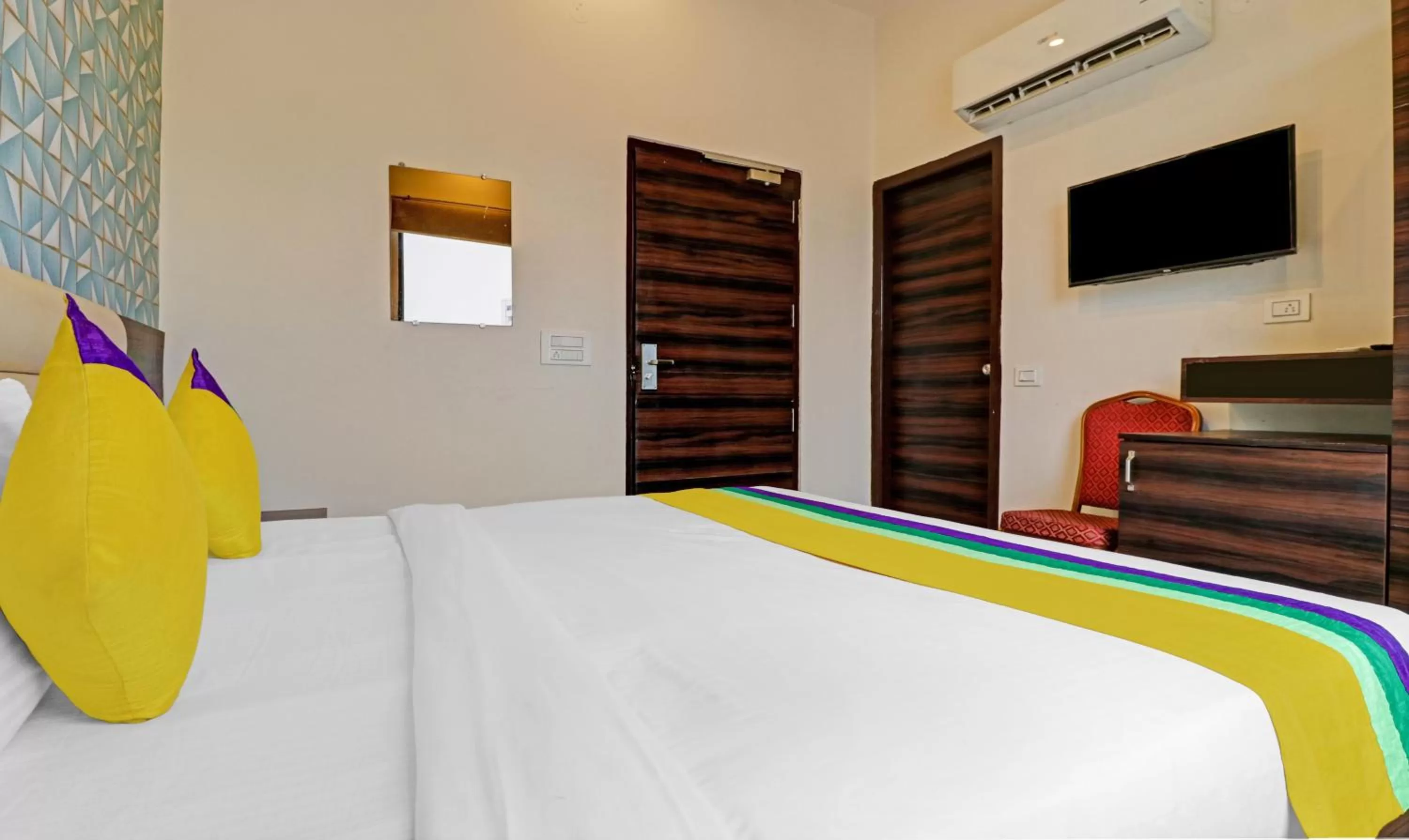 Bedroom, Bed in Itsy Hotels Jashan