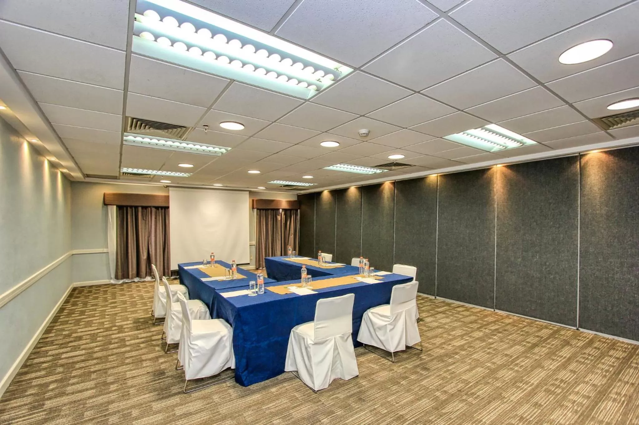Meeting/conference room in Holiday Inn Leon-Convention Center by IHG