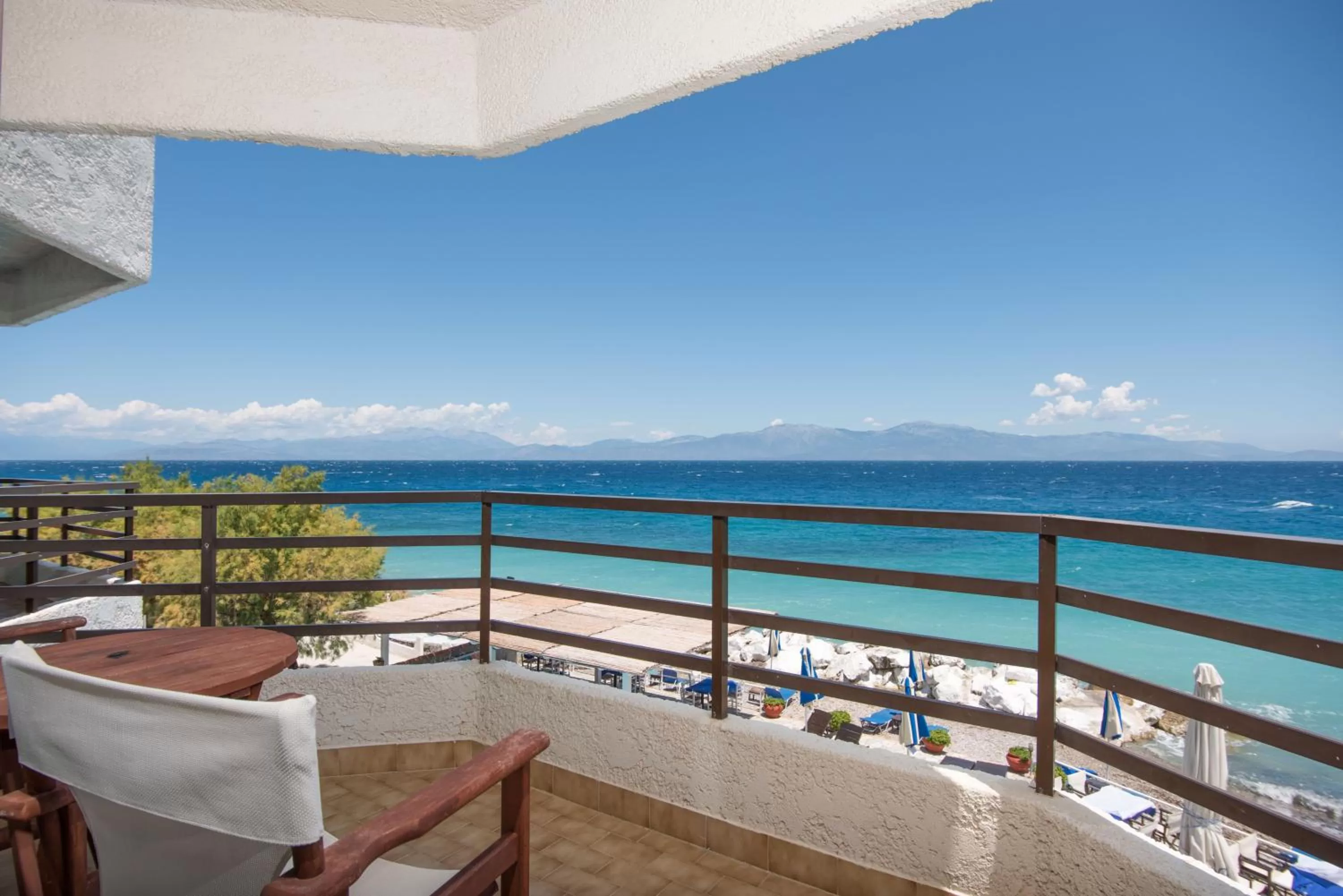 Restaurant/places to eat in Lido Hotel