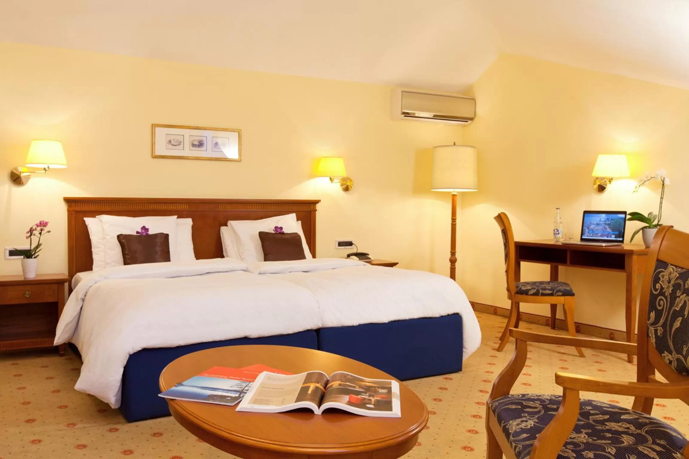 Photo of the whole room, Bed in Hotel Federale