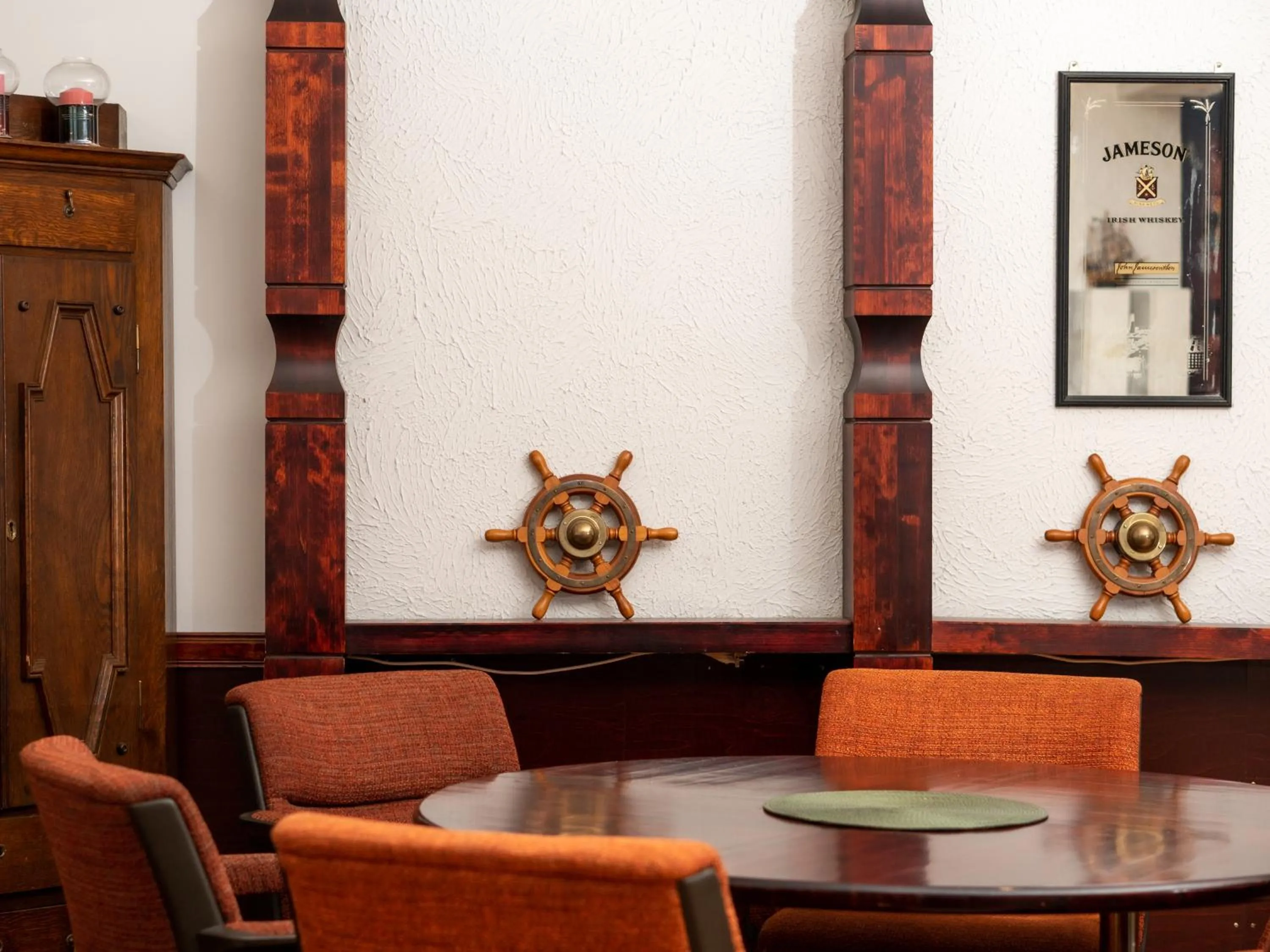 Communal lounge/ TV room in Hotel Jahtihovi