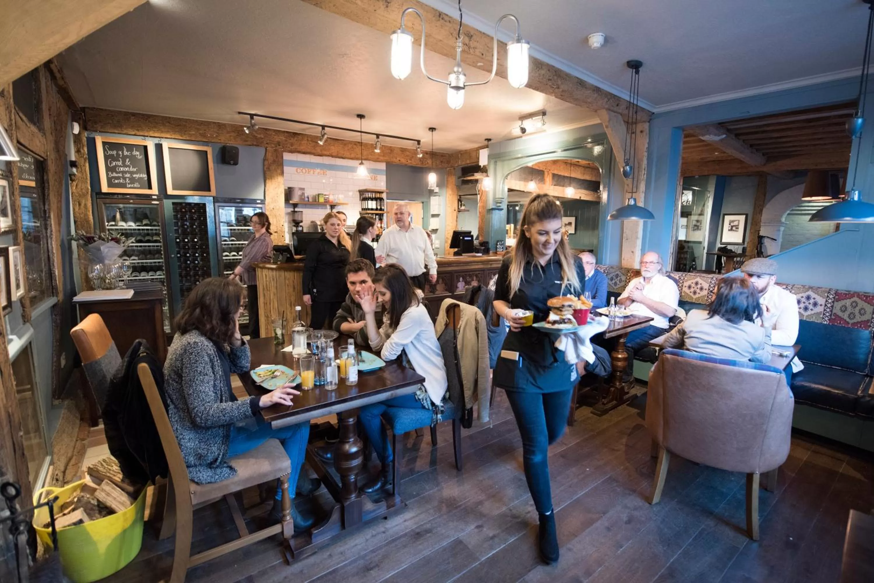 Lounge or bar in The Ostrich Inn Colnbrook London Heathrow