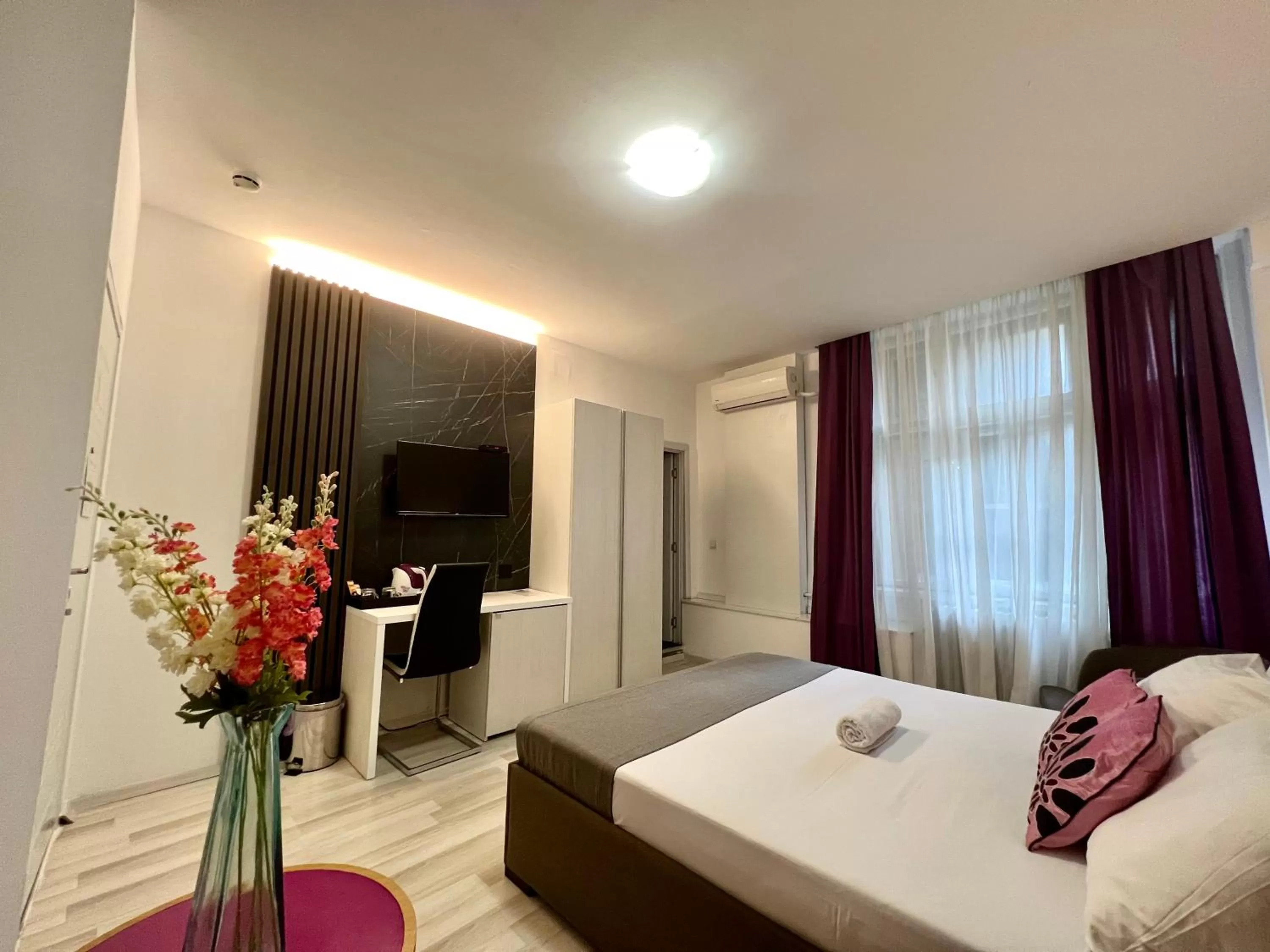 Bed in Centar Forever