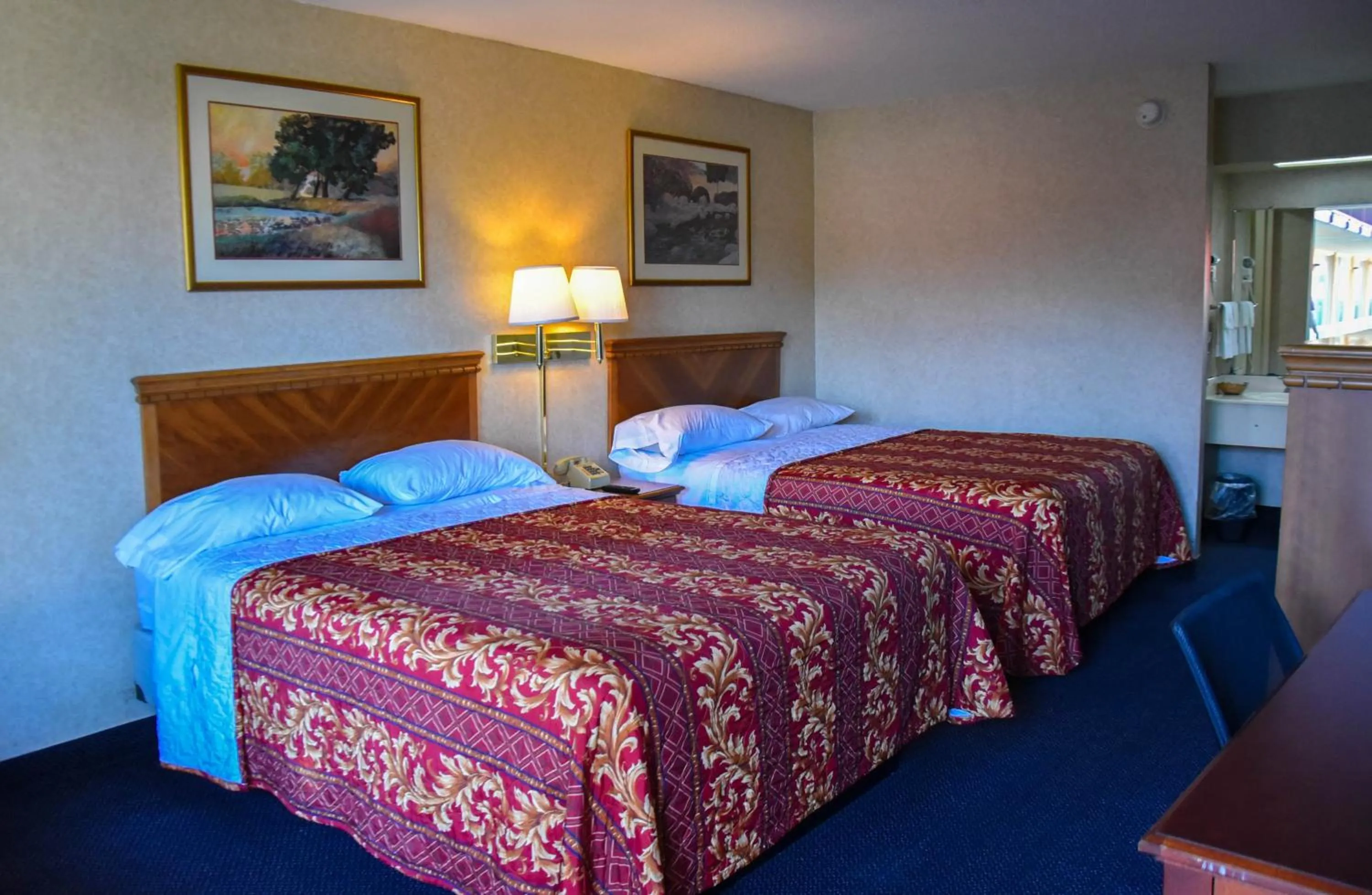 Bed in Homeplace Inn